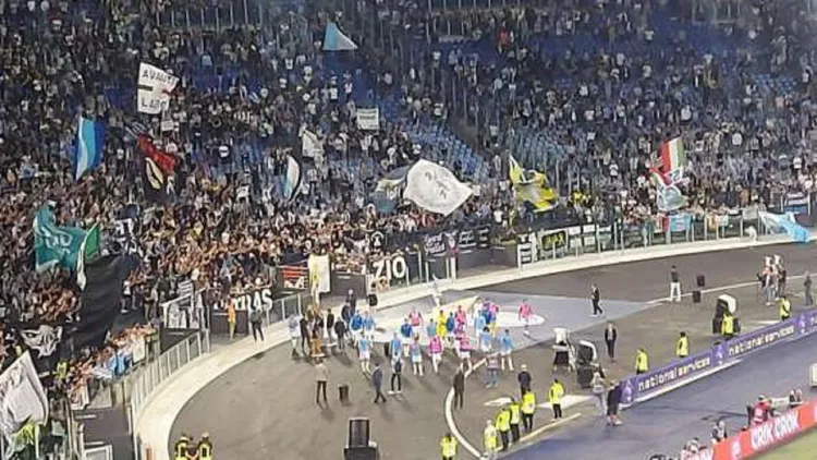 /images/c/u/r/Curva-Nord-Lazio.jpg