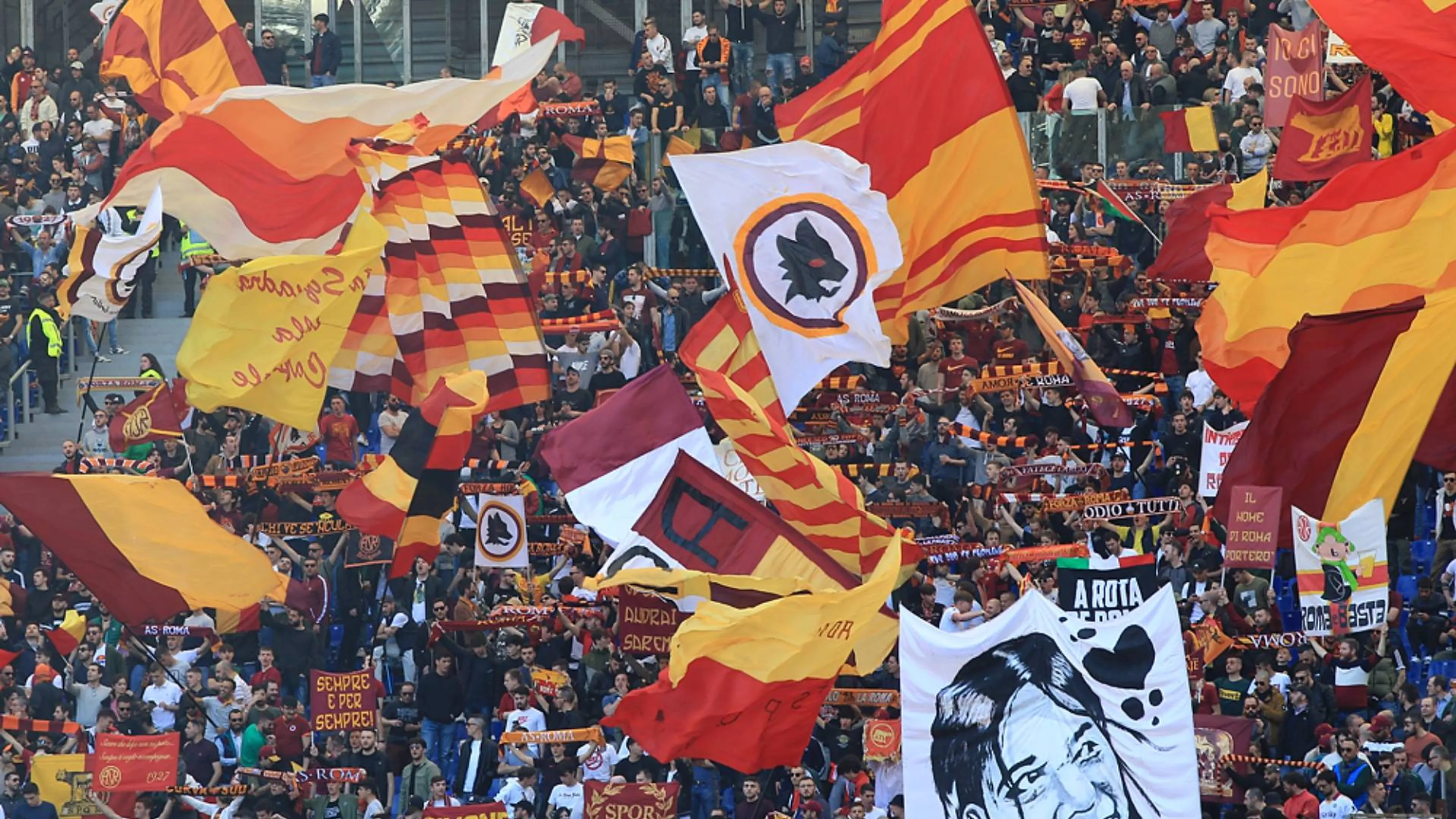 Copertina di Continua il caos nella Roma: la Sud prepara la protesta contro la dirigenza