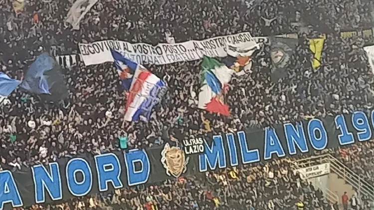 /images/c/u/r/curva-inter-striscione-lazio.jpg