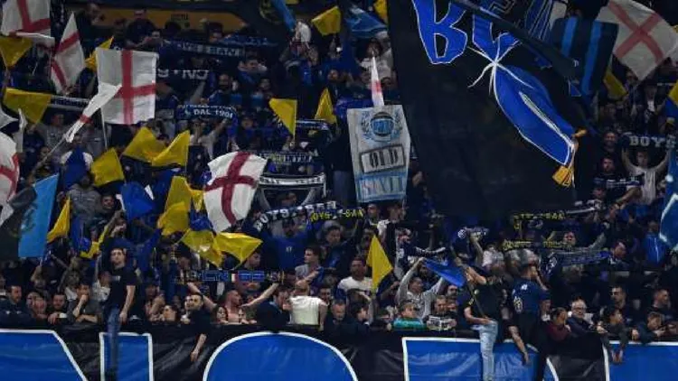 /images/c/u/r/curva-nord-inter-2.jpg