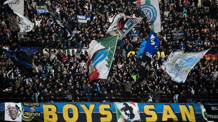 /images/c/u/r/curva-nord-inter.jpg