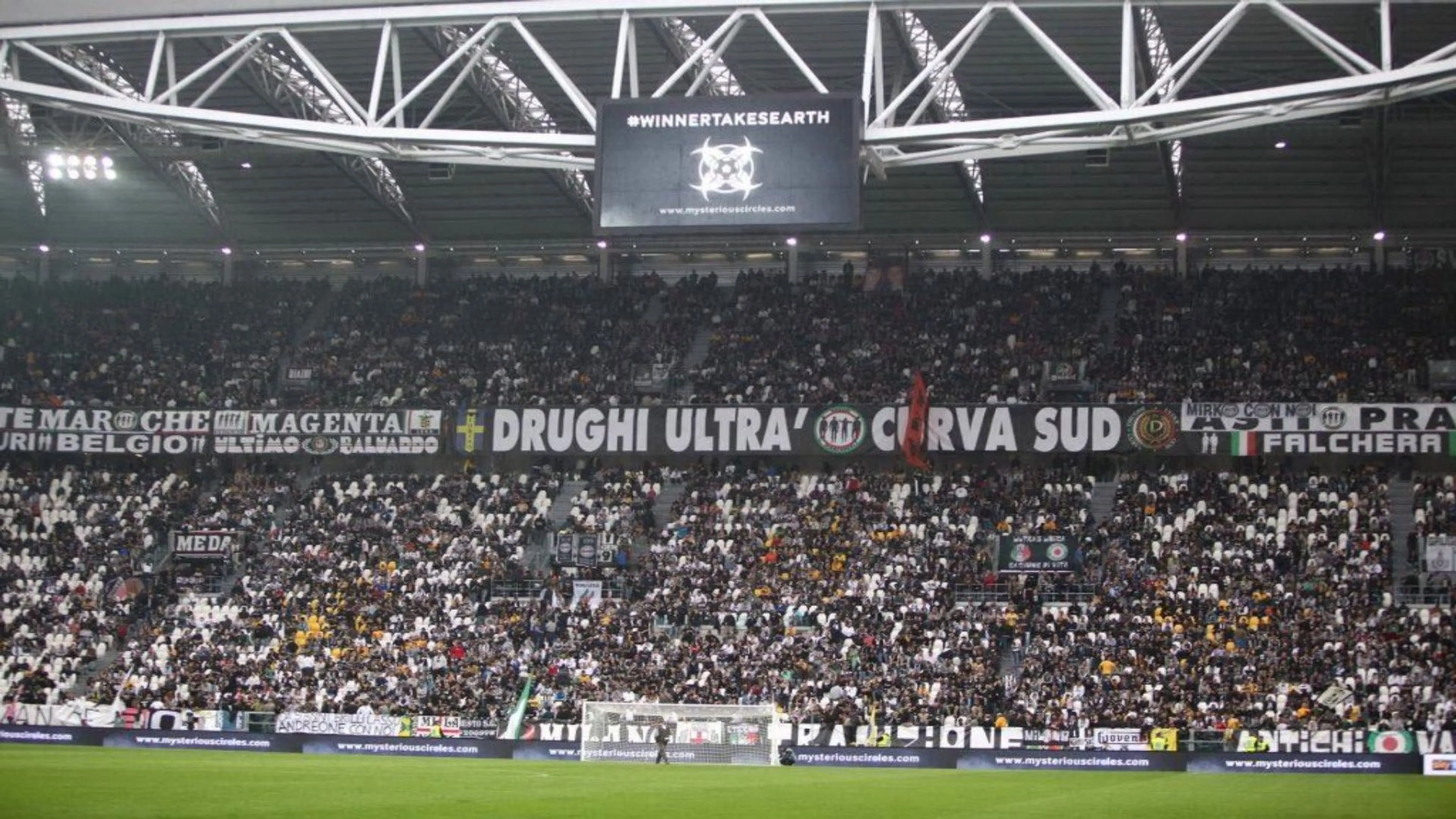 Copertina di Juventus: possibile curva aperta contro il Napoli, in sospeso la squalifica per cori razzisti a Lukaku