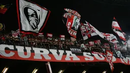 Milan-Juventus, la Curva Sud fischia i rossoneri a fine gara