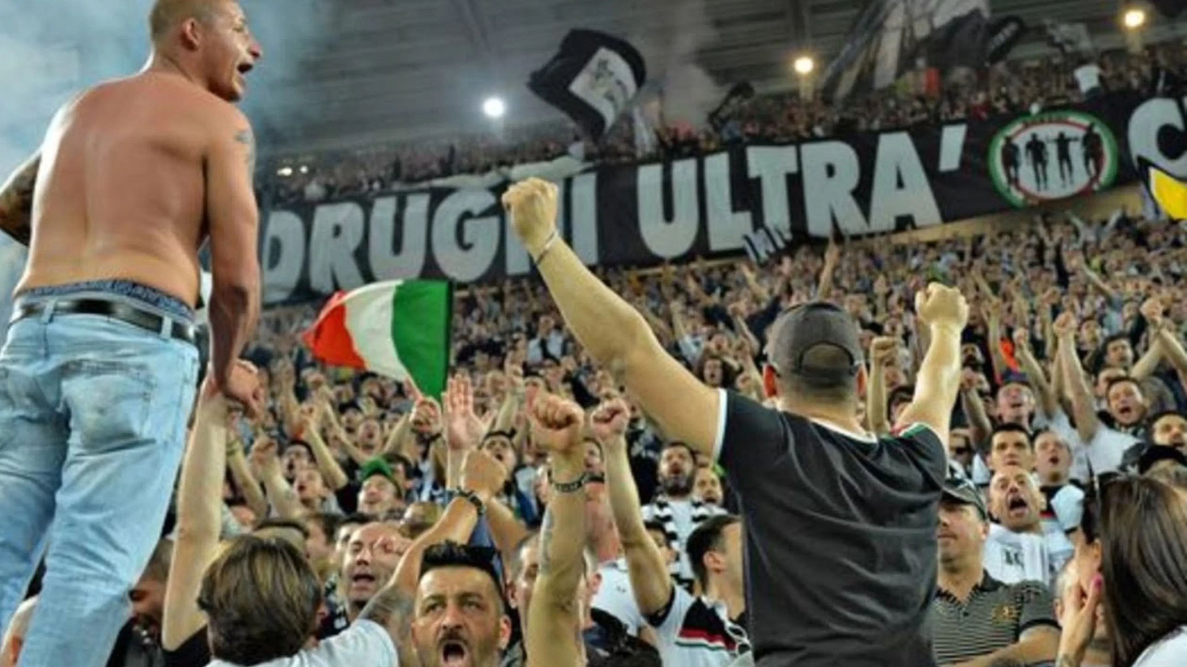 Copertina di "Siete un pubblico di m***" cori dei tifosi della Juve contro i tifosi della Juve. Che è successo allo Stadium?