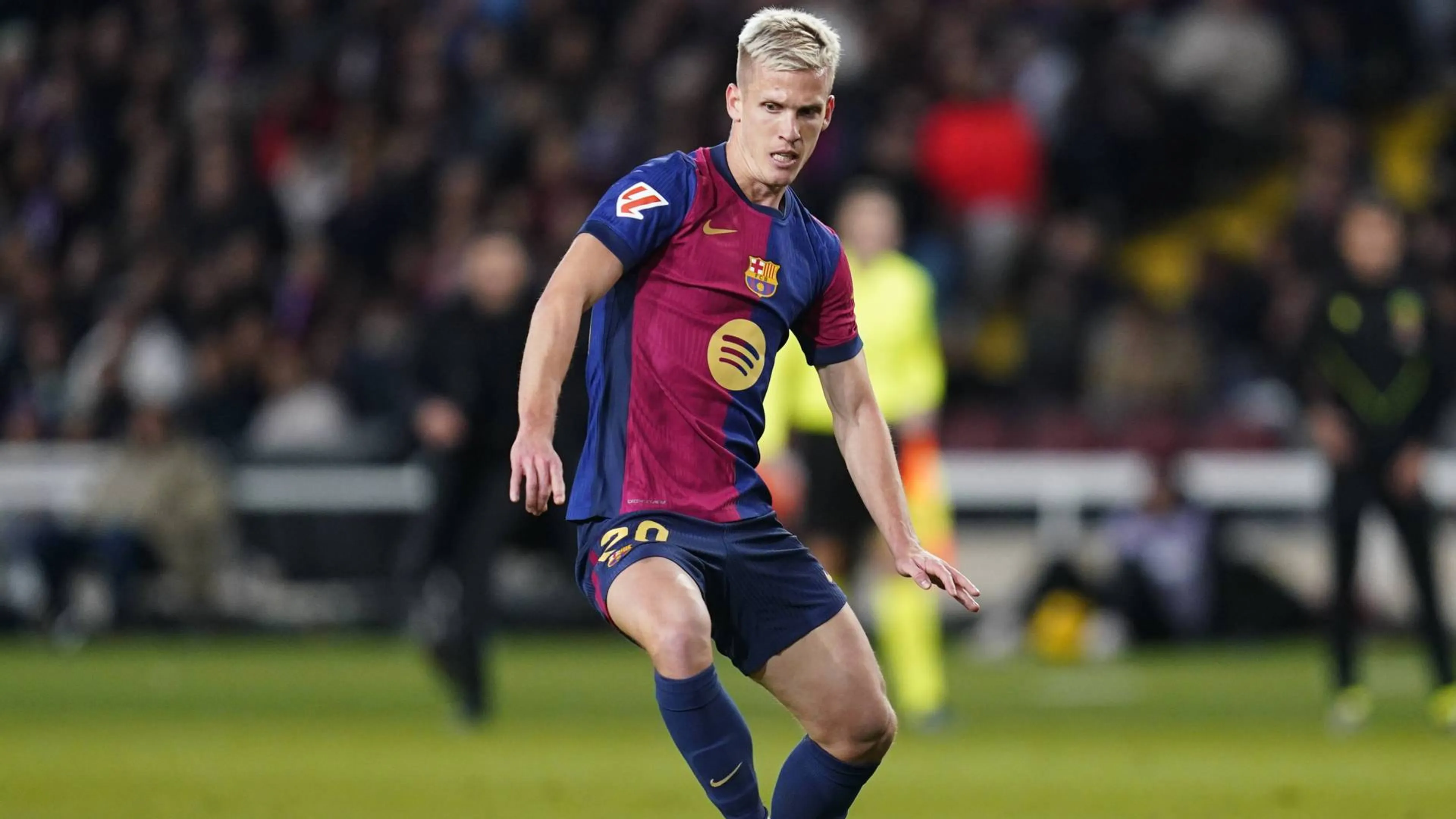 Copertina di Barcellona, colpo di scena: Dani Olmo e Pau Victor potranno giocare in Supercoppa di Spagna