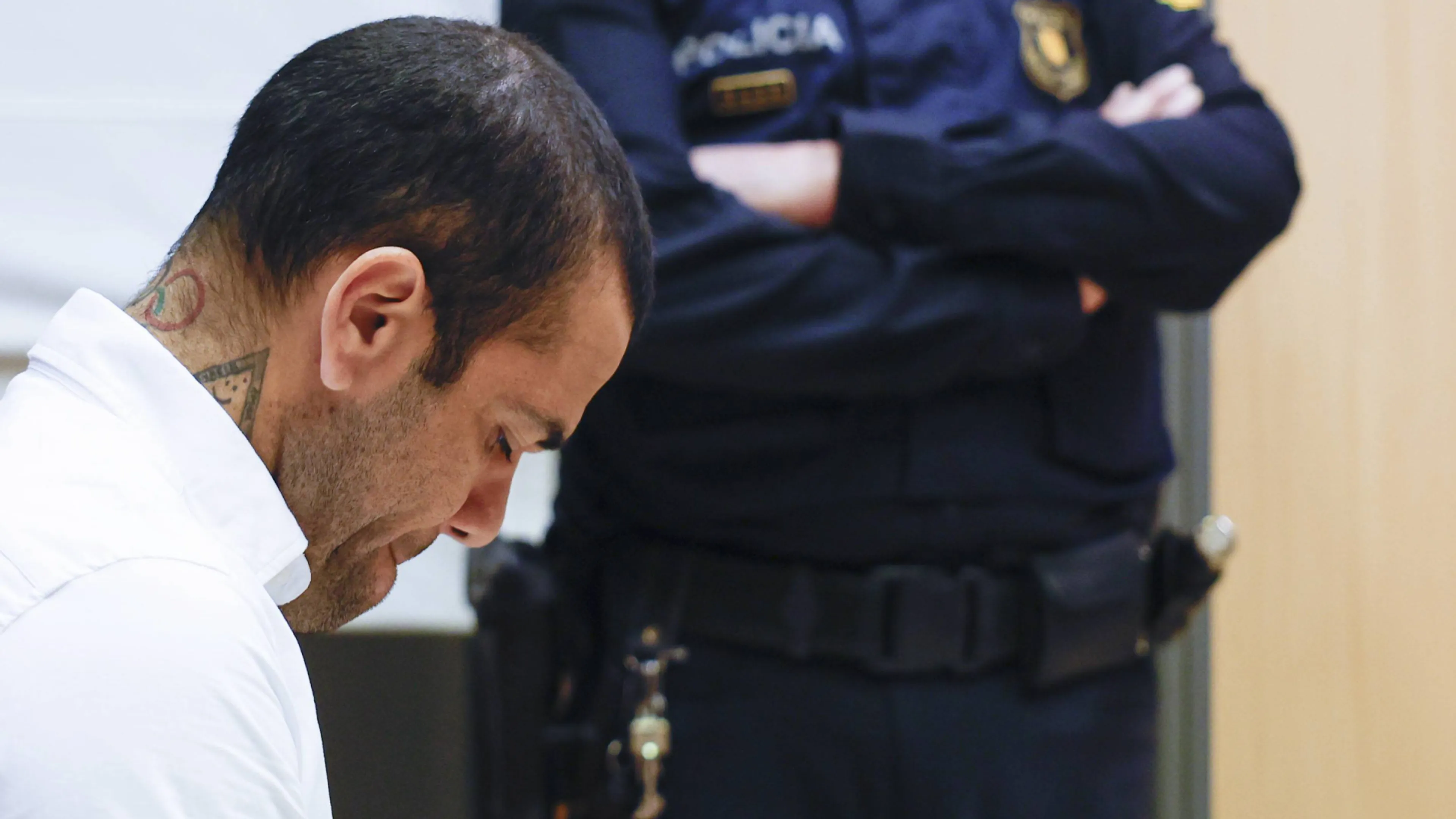 Copertina di "Dani Alves suicida in carcere!", il fratello smentisce con un post controverso