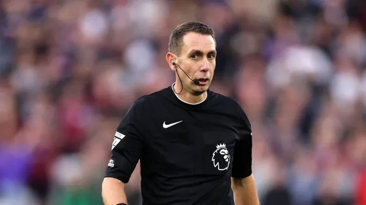 /images/d/a/v/David-Coote-arbitro-di-Premier-League-sospeso-per-insulti-al-Liverpool-e-Klopp.jpg