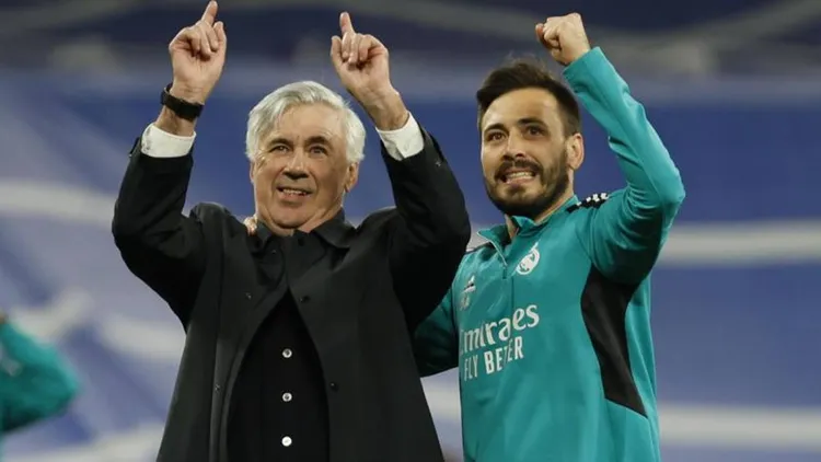 /images/d/a/v/davide-ancelotti-col-padre-carlo.jpg