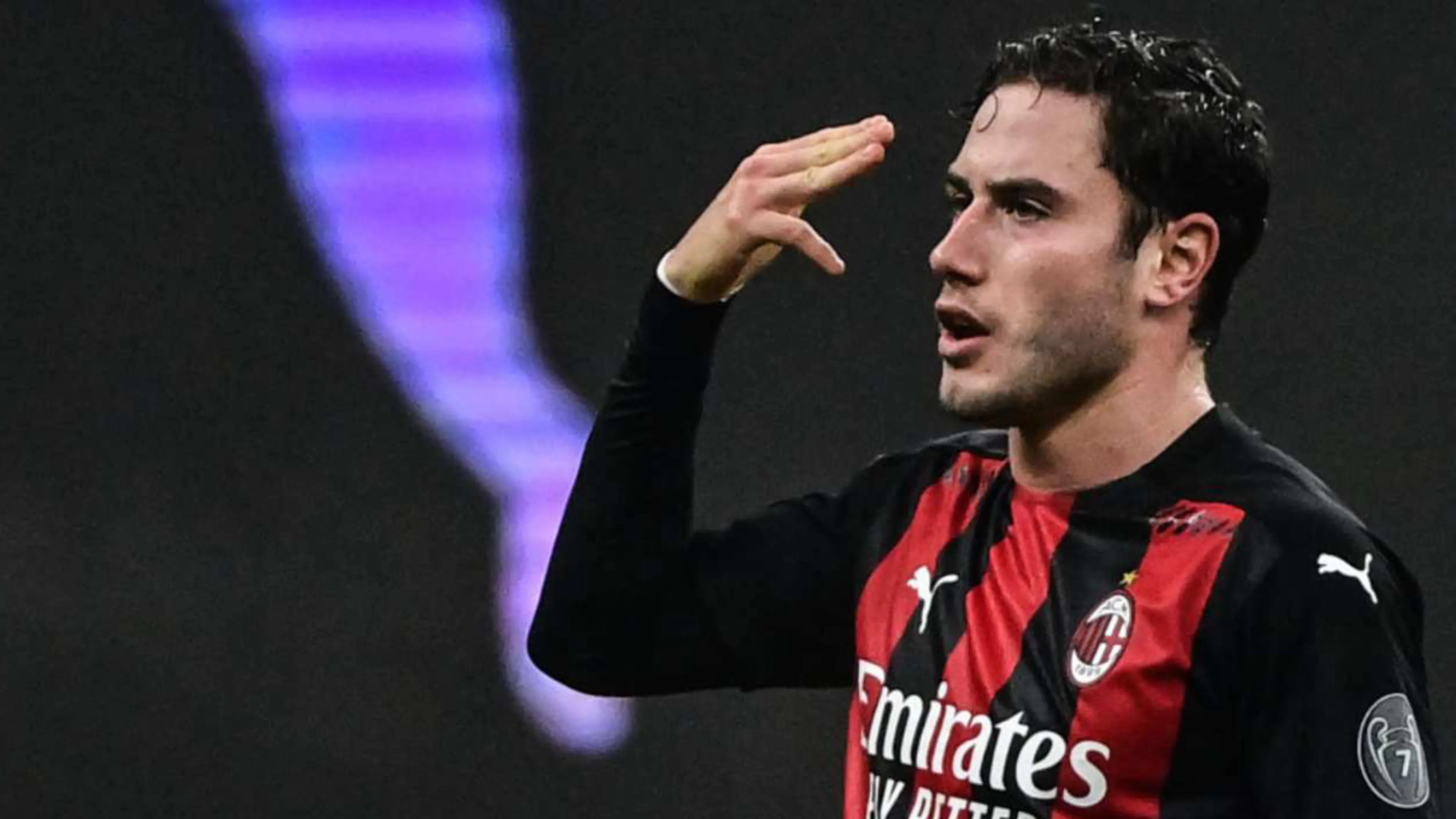 Copertina di Milan, tradimenti, botte e strani vocali: Calabria sbotta su instagram