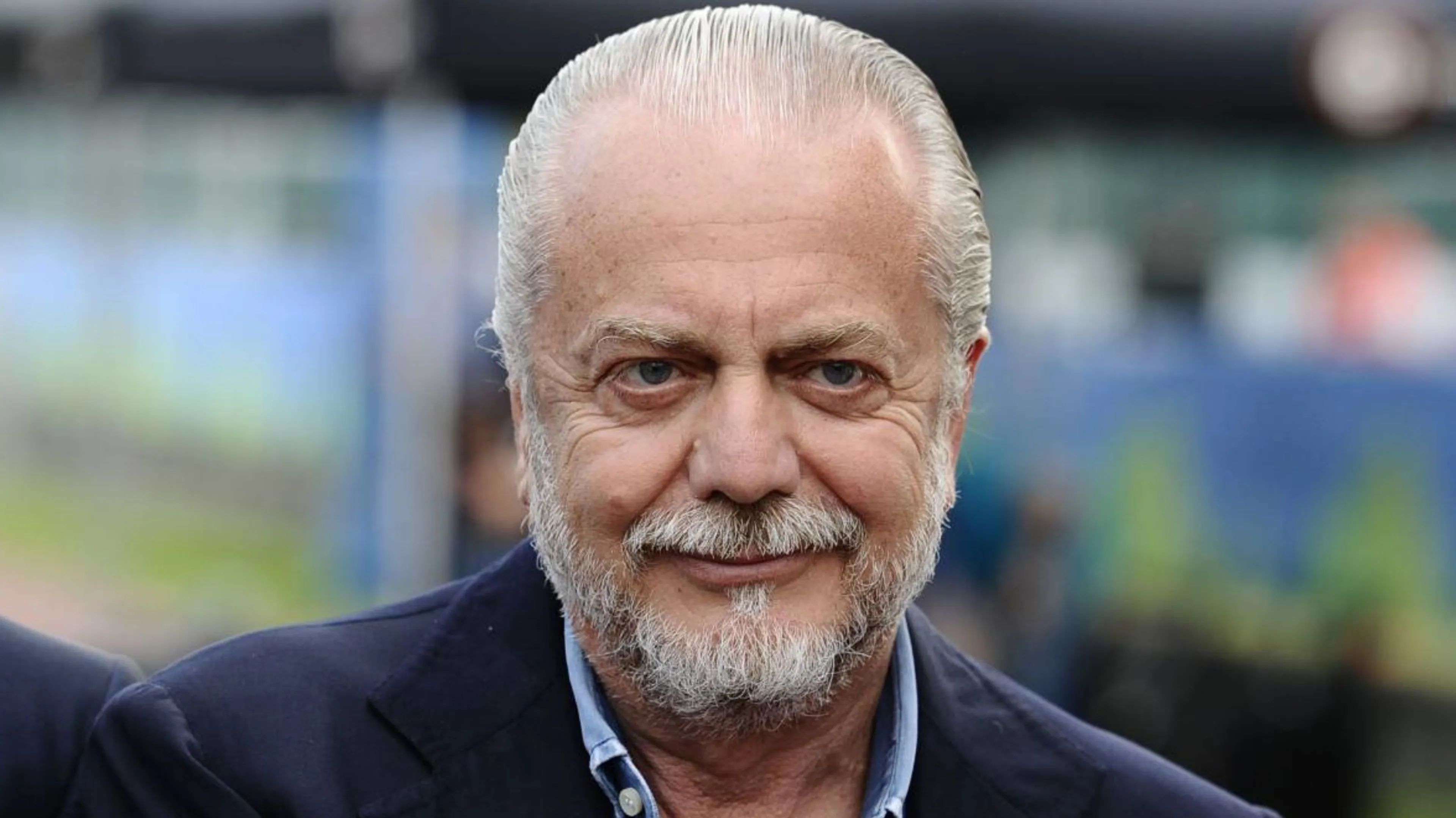 Copertina di Napoli, De Laurentiis: “Siamo la squadra più onesta”. Poi, sullo Scudetto…
