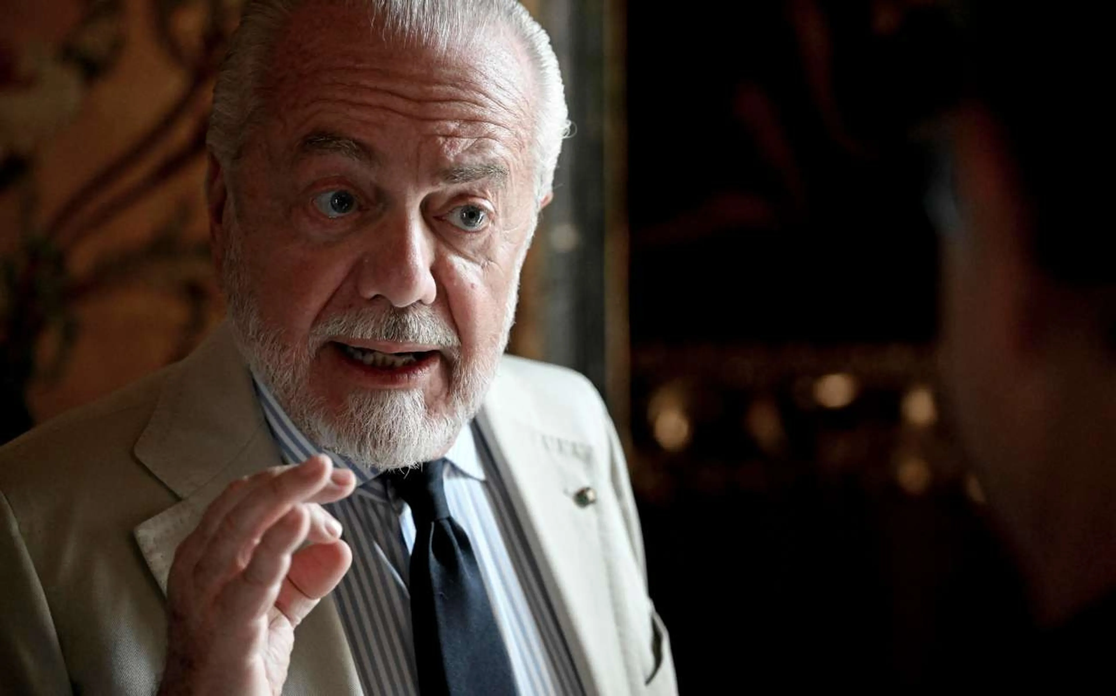 Copertina di Napoli, acquisto Osimhen: De Laurentiis indagato per falso in bilancio