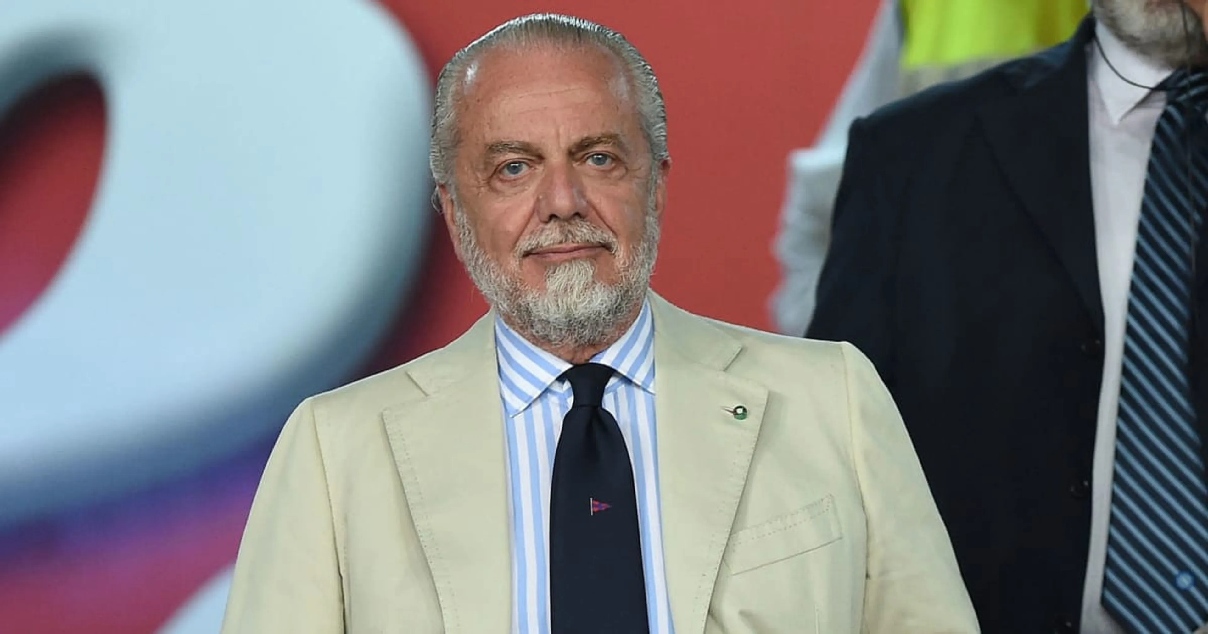 Copertina di De Laurentiis torna all’attacco: “Scudetto? A volte qualcuno ti scippa ciò che ti appartiene”