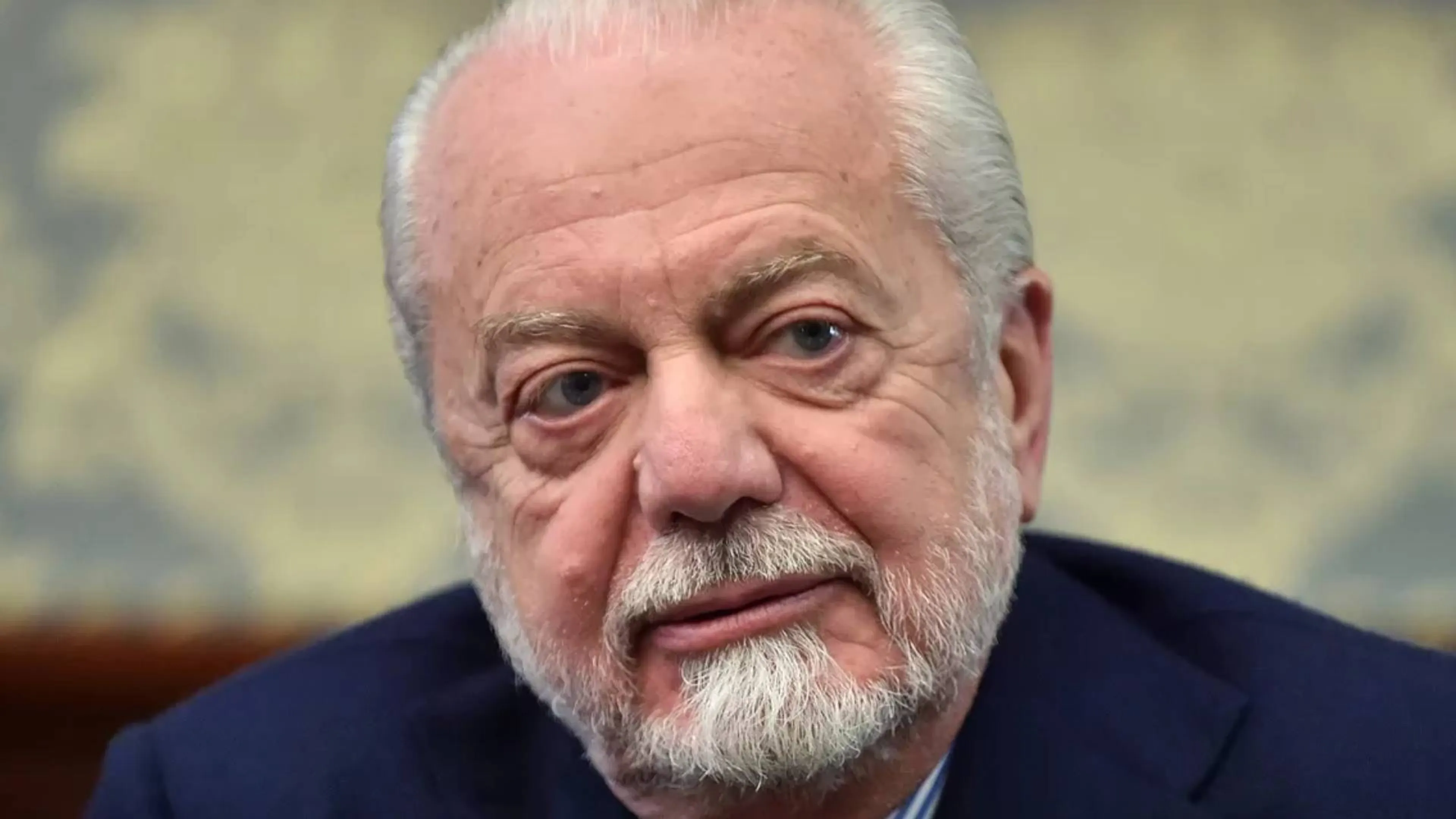 Copertina di De Laurentiis, durissimo sfogo contro i giornalisti in sala stampa