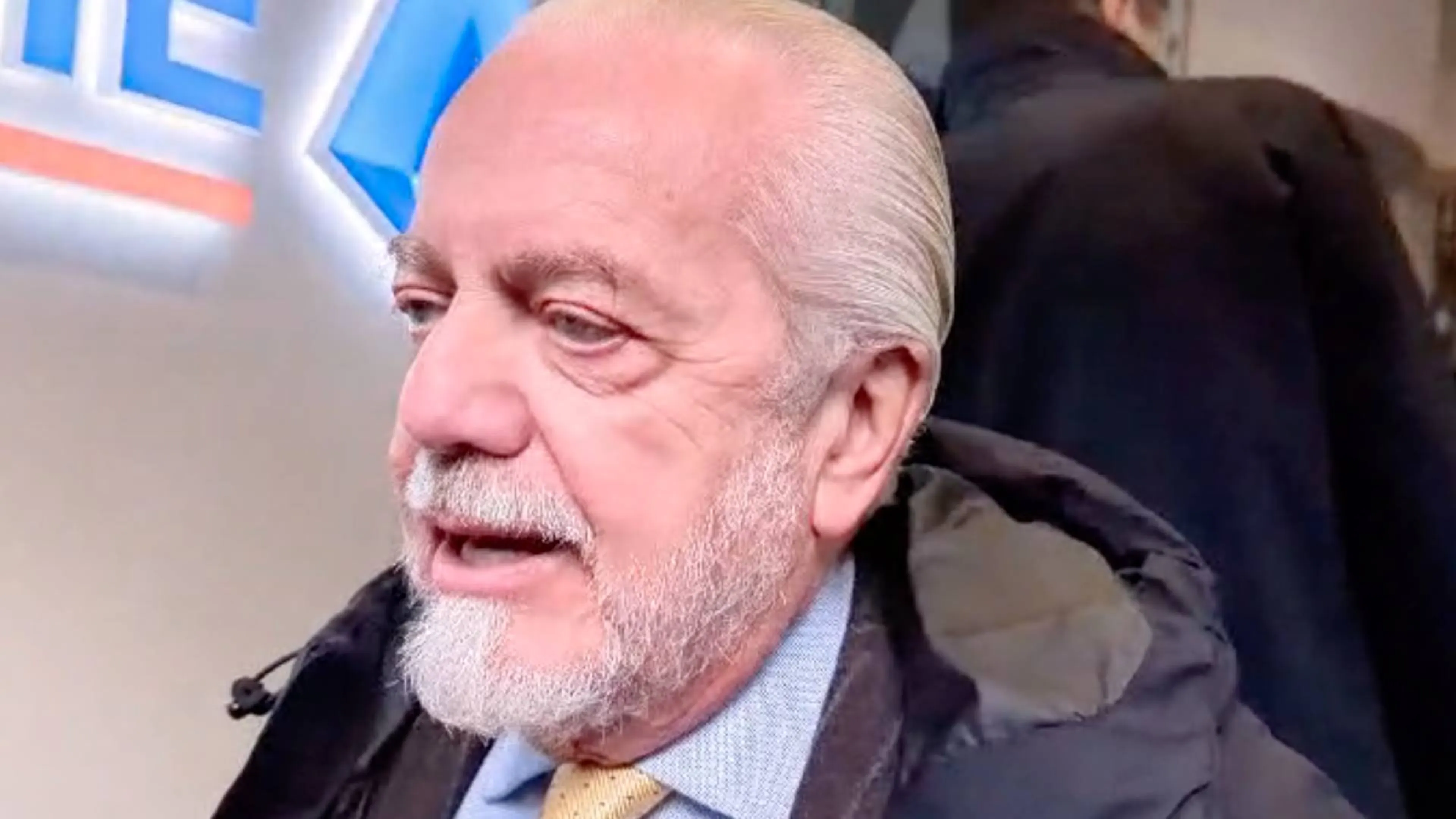 Copertina di De Laurentiis a Marotta: "Non ti stai comportando bene". La replica