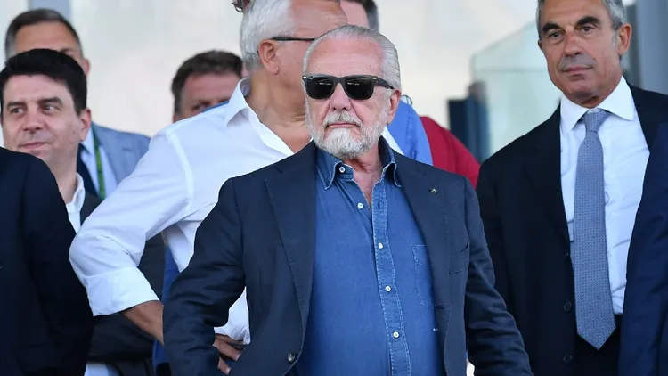 /images/d/e/l/de-laurentiis-allenatore-napoli.jpg