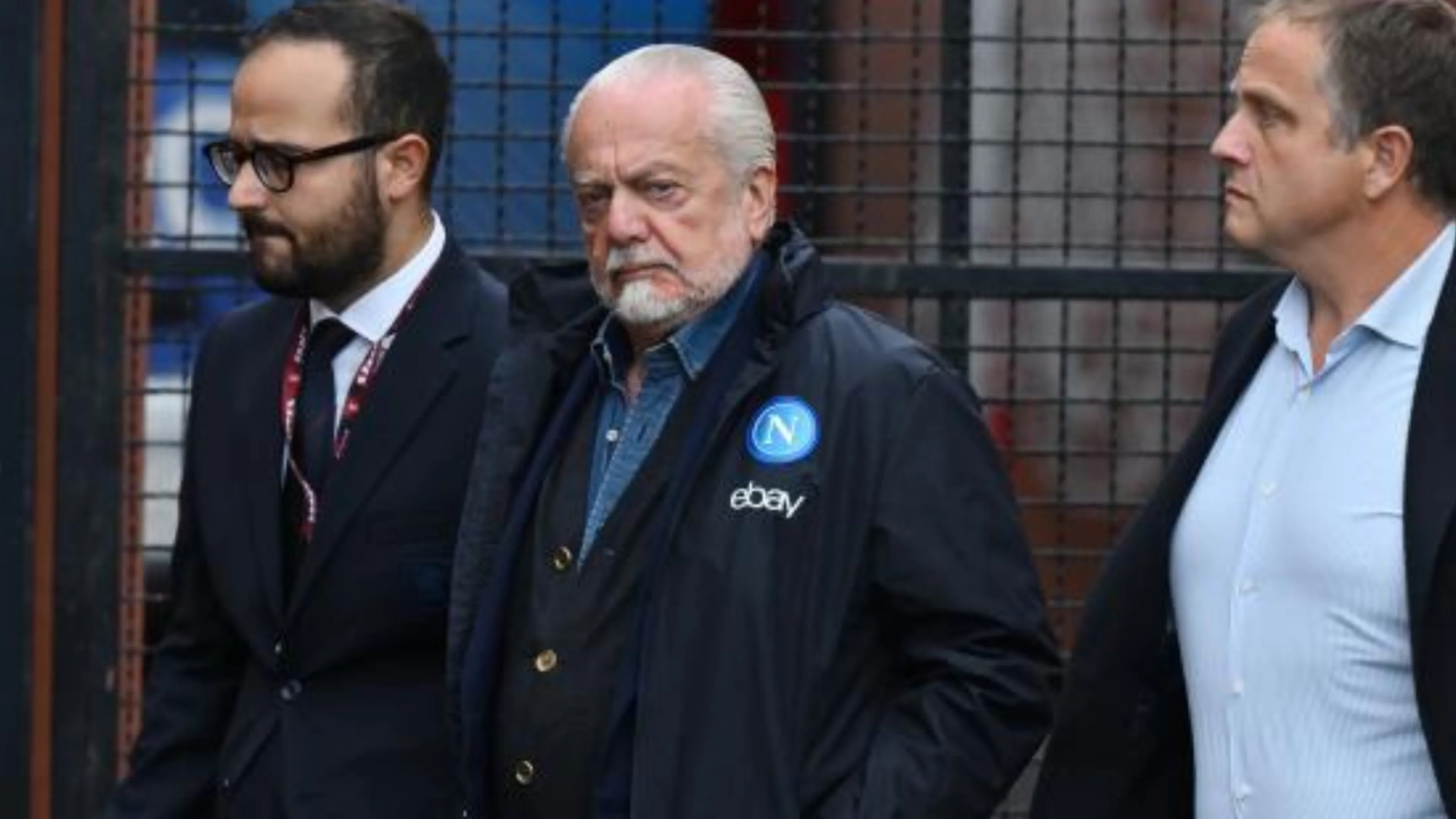 Copertina di De Laurentiis-DAZN, pronta la causa in tribunale: "Ogni rivoluzione ha un prezzo da pagare"