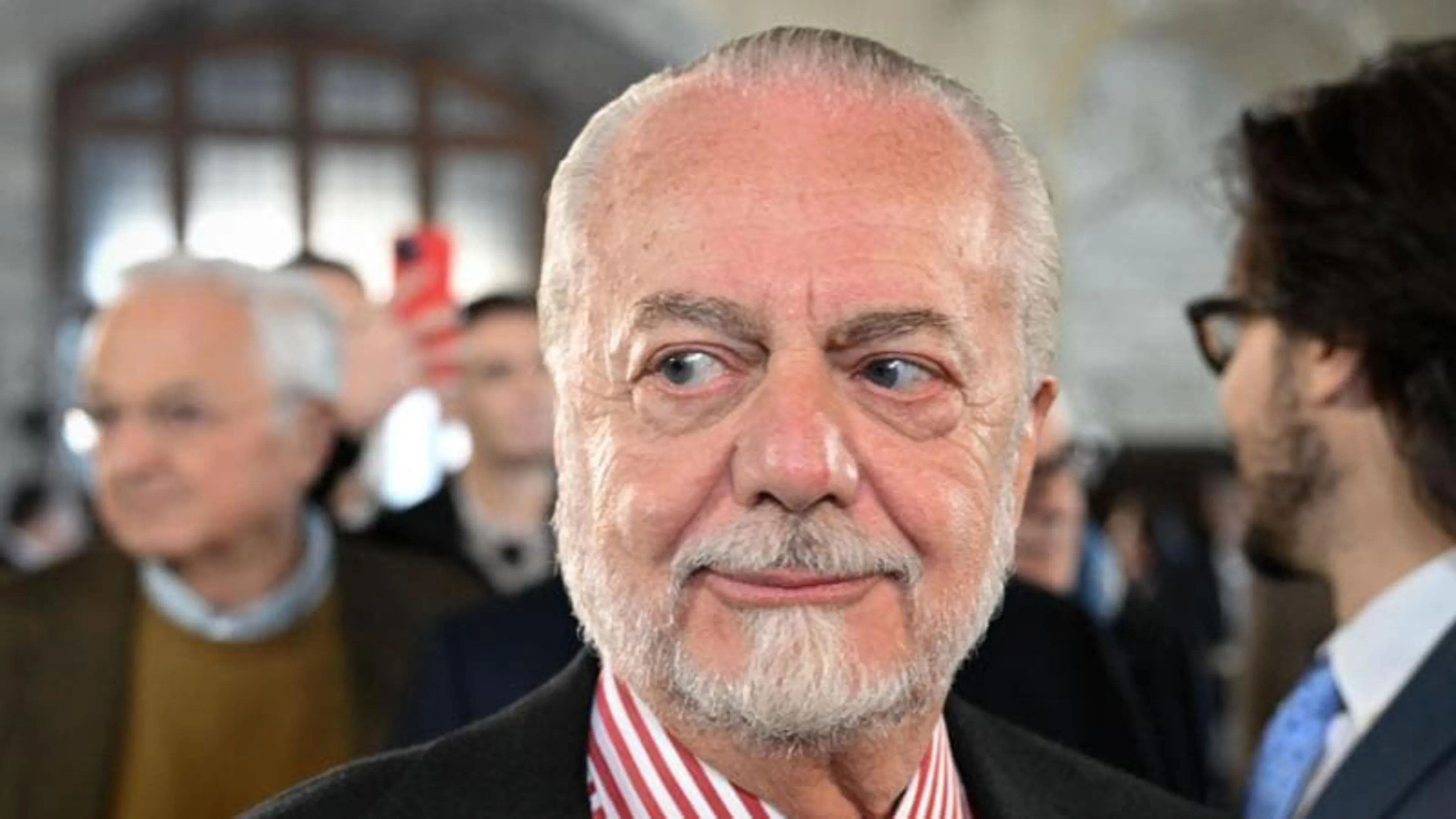 Copertina di Repubblica, per la panchina del Napoli ADL pensa anche a un allenatore di Serie C