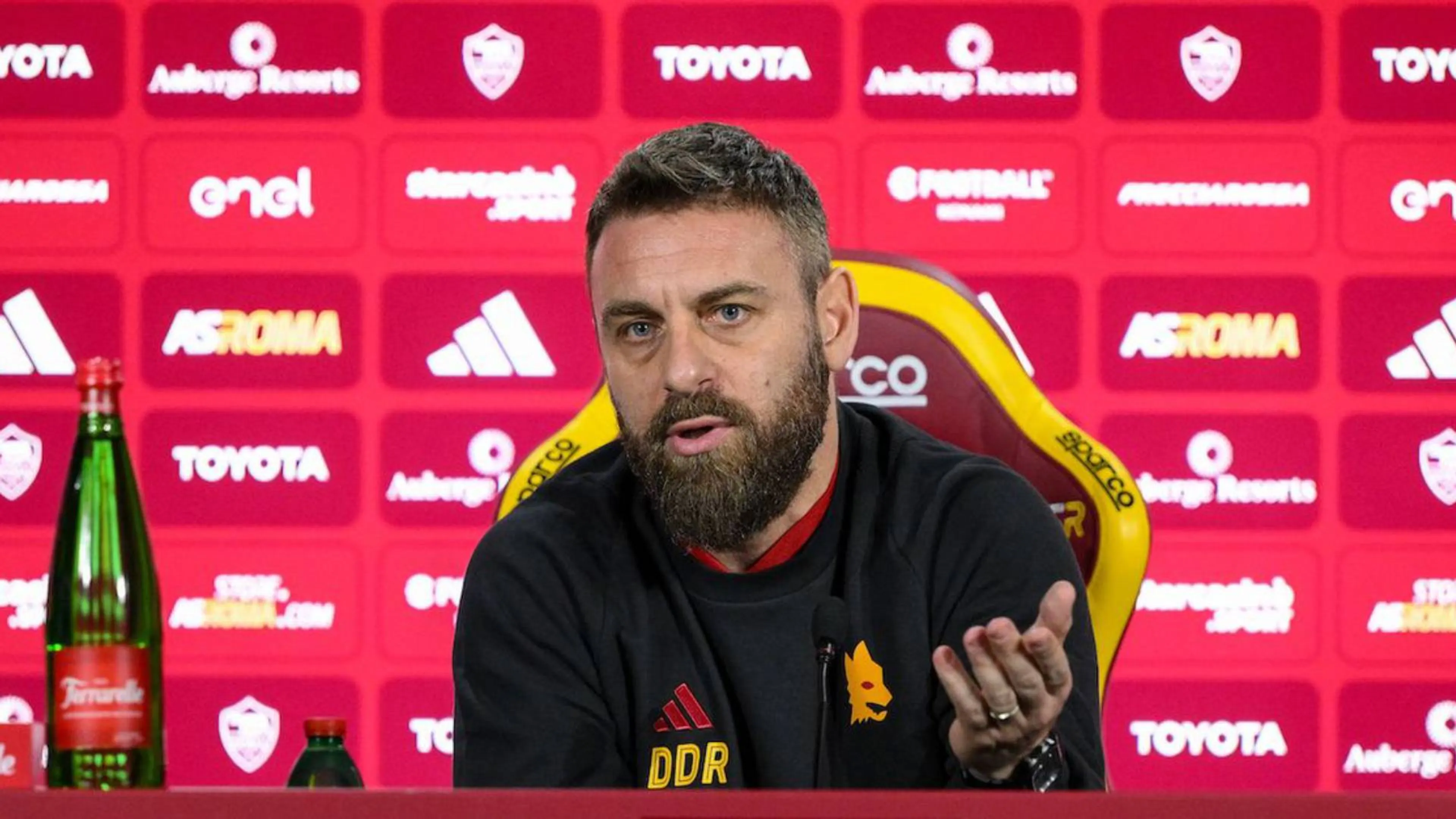 Copertina di De Rossi risponde a Lotito: "Mi ero preparato a questa cosa"