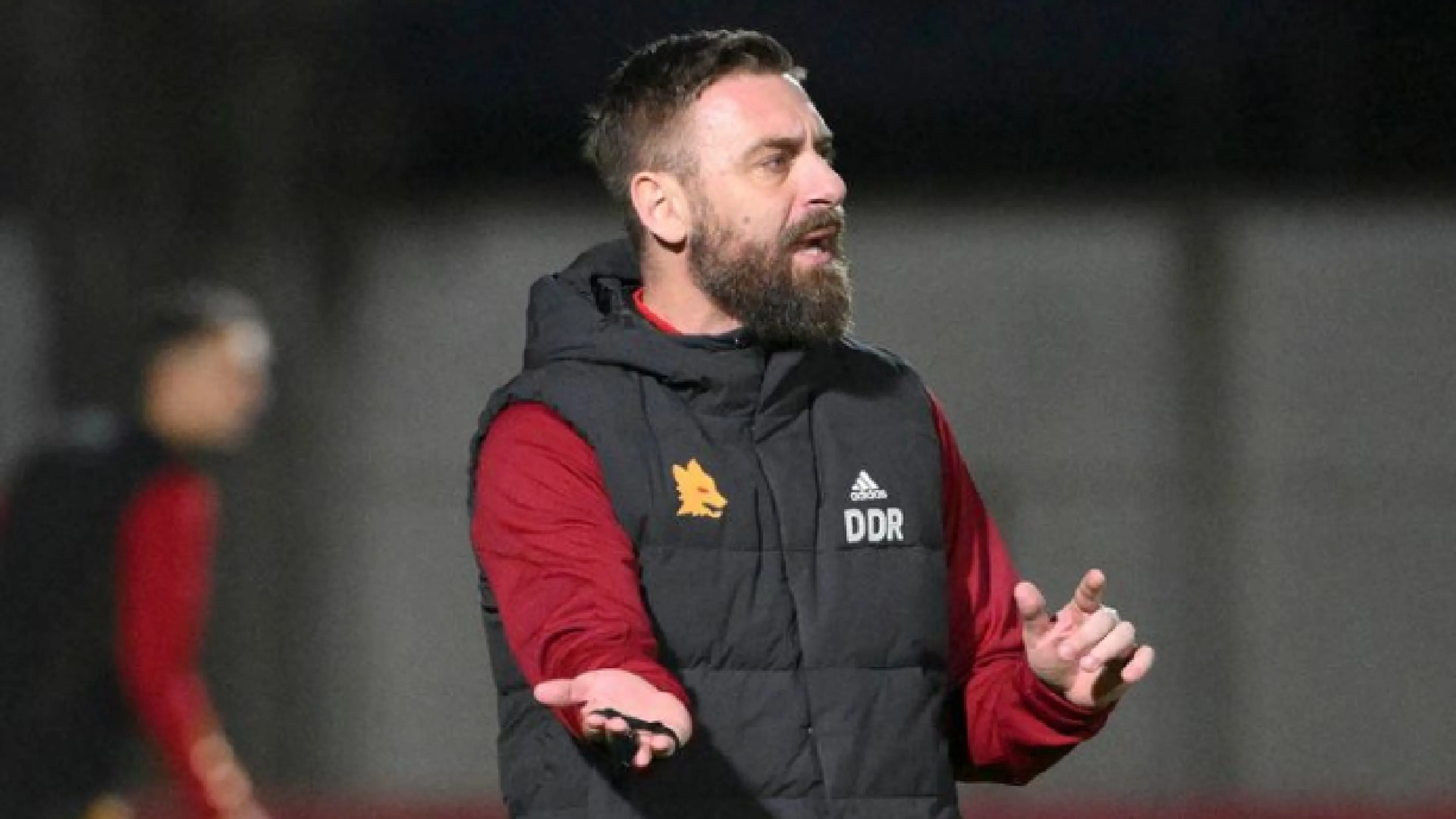 Copertina di Il messaggio a Mourinho, la "promessa" con Totti e il paragone con Pirlo: De Rossi si presenta così
