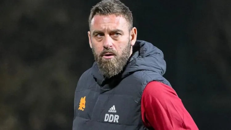 /images/d/e/r/de-rossi-stipendio-allenatore-della-roma.jpg