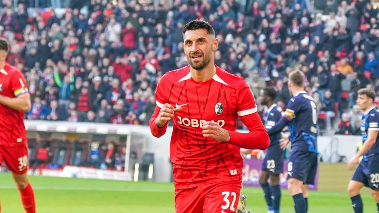 /images/d/e/u/deutschland-fussball-sc-freiburg-vincenzo-grifo-sc-freiburg-32-verlngert-seinen-vertrag-mit-dem-sportclub-foto-archiv-germany-soccer-sc-freiburg-vincenzo-grifo-sc-freiburg-32-extends-his-contract-with-sportclub-foto-archiv-copyright-xjoeranxsteinsiekxjpg_1750882625538.jpg