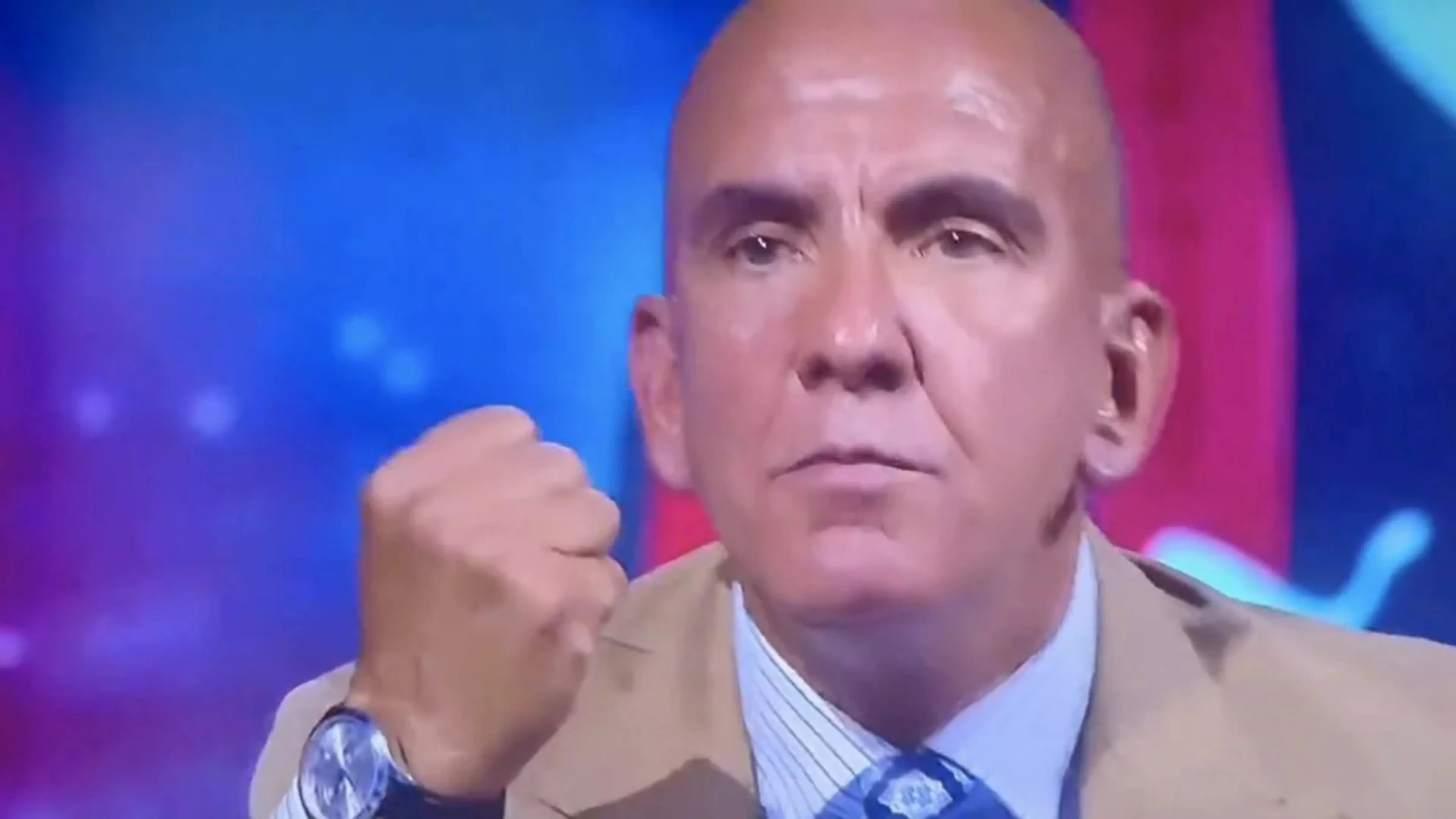 Copertina di Di Canio durissimo con Theo e Leao: "Vanno attaccati al muro"