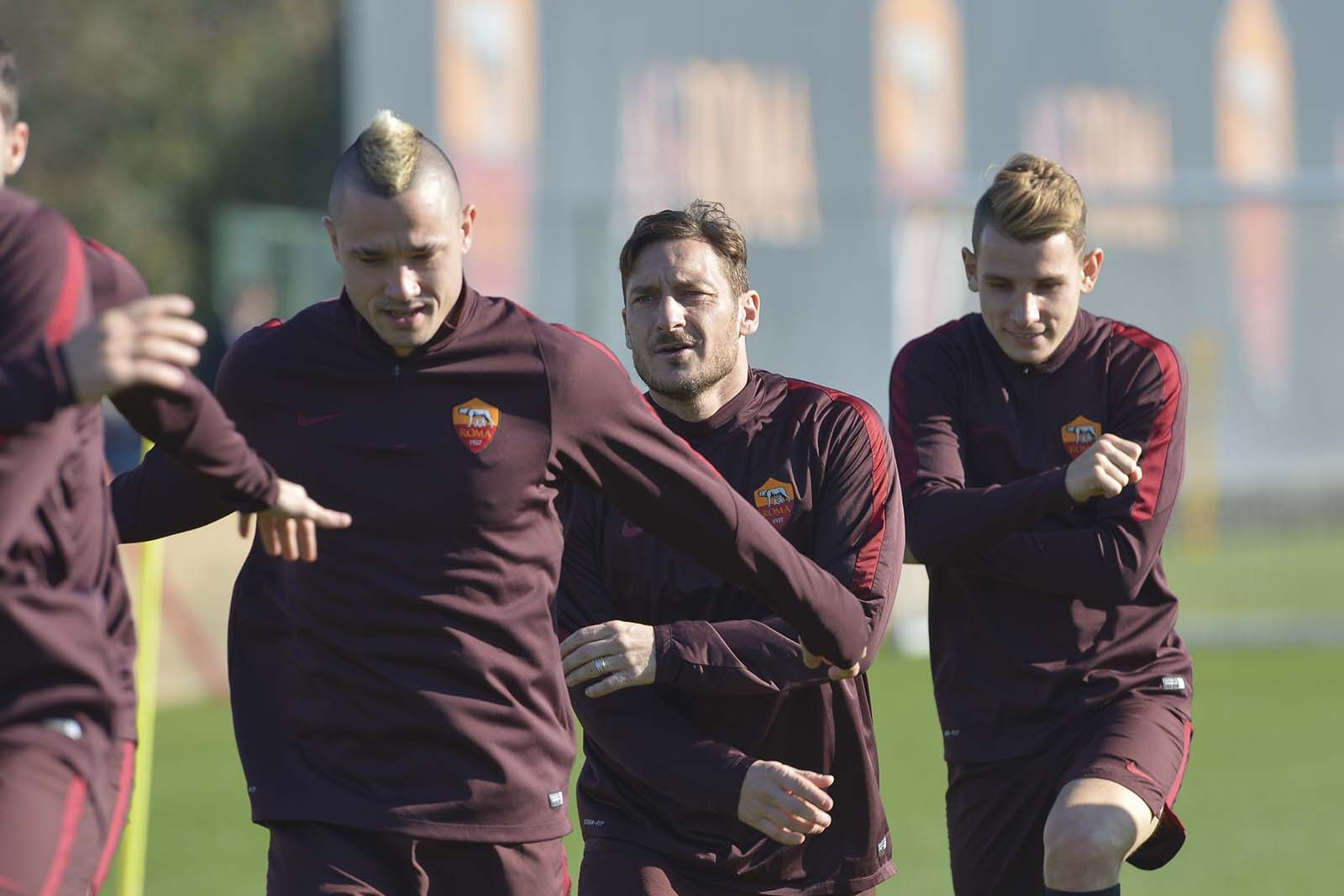 digne-frecciata-a-totti