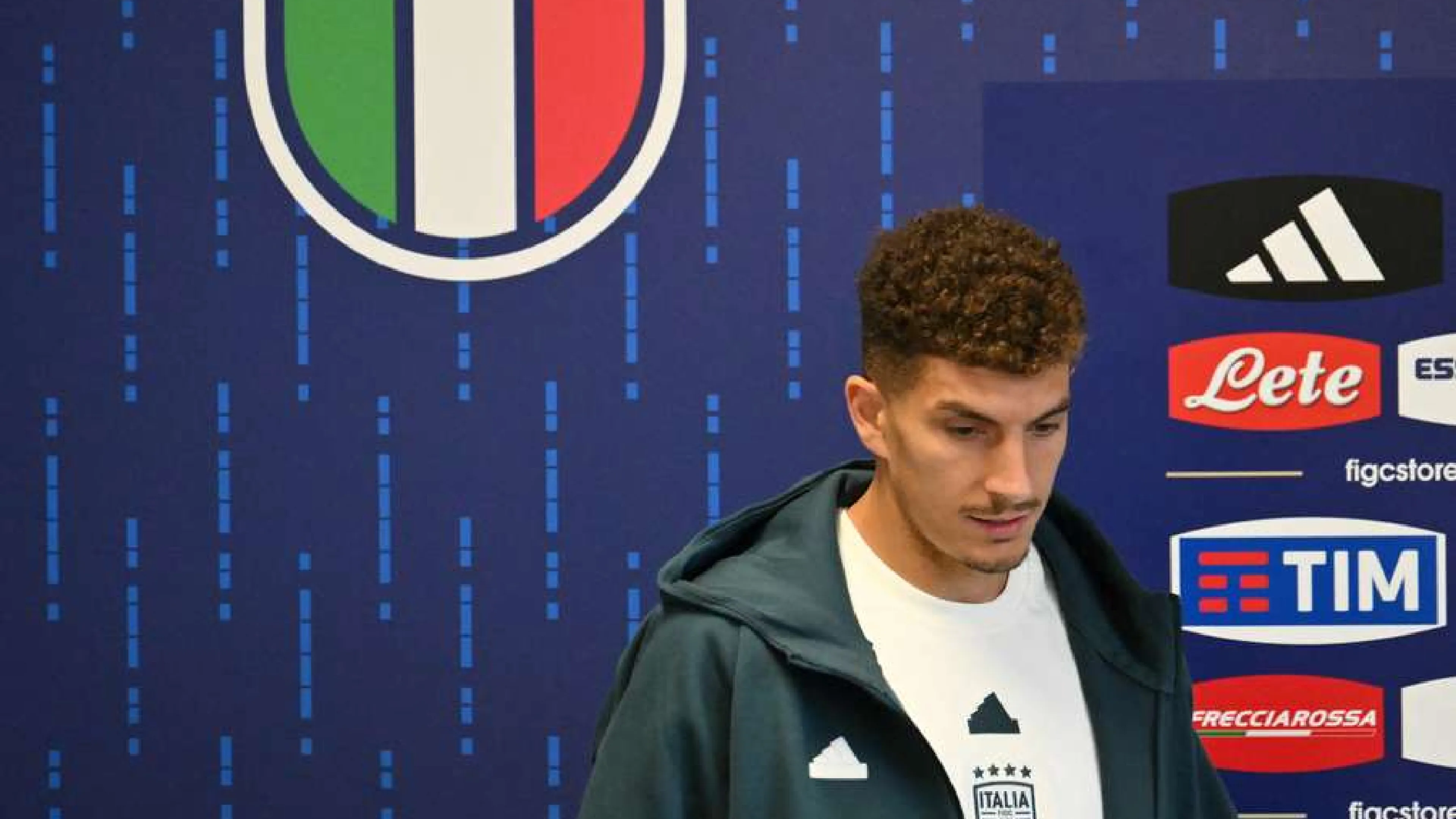 Copertina di Napoli, Di Lorenzo tuona in conferenza: "Sul mio conto solo str***ate!"