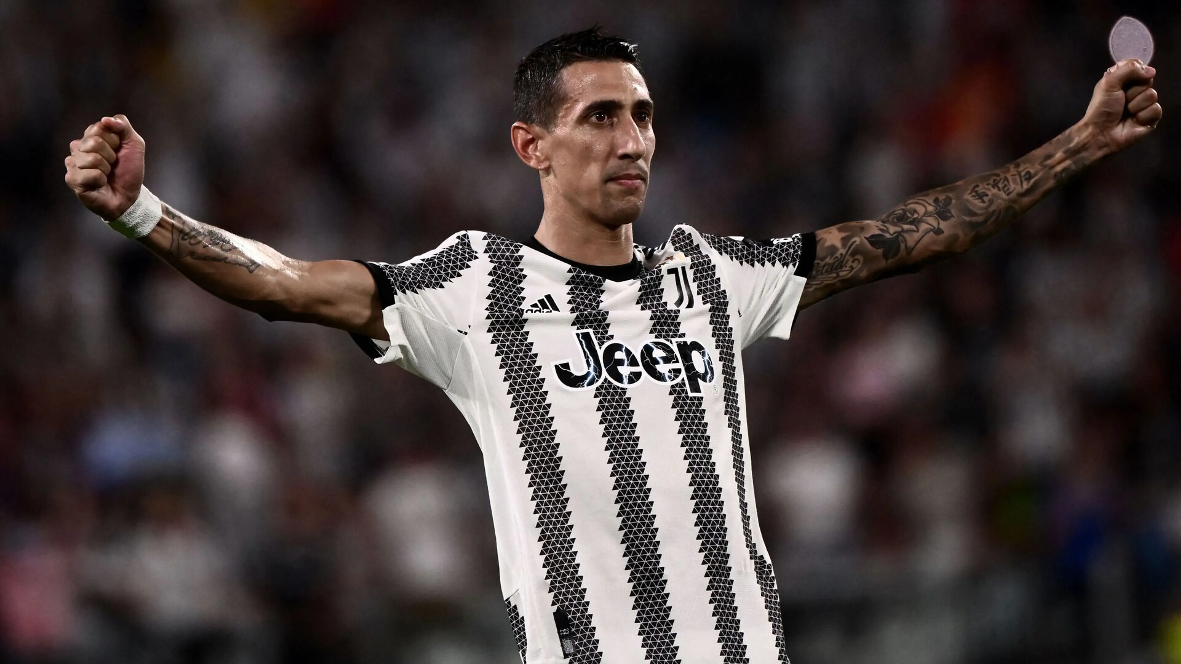 Copertina di Juventus, Di Maria ufficializza il suo addio: "Me ne vado con il sapore amaro"