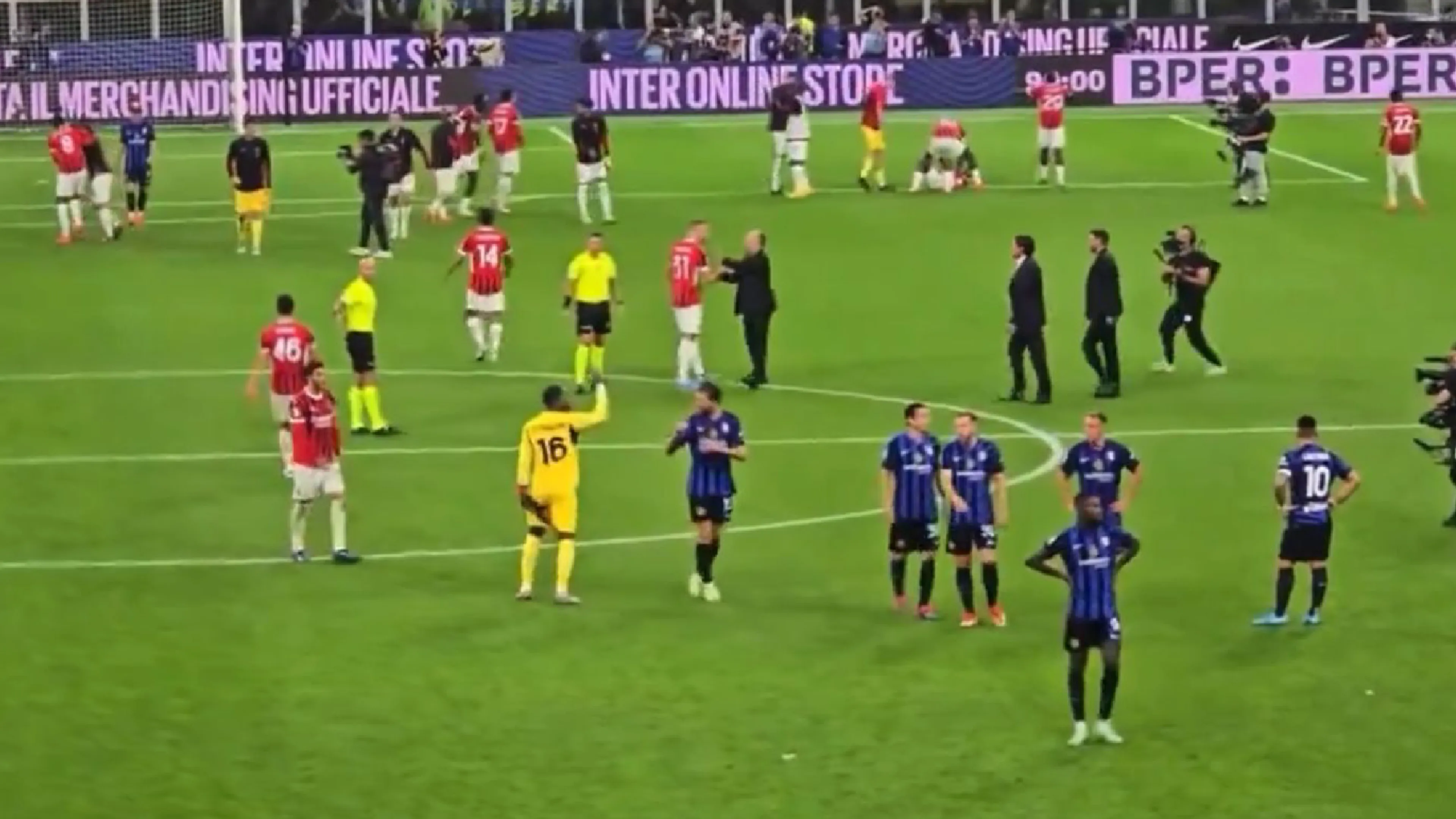 Copertina di Derby Inter-Milan, quello che non si è visto: l'accesa discussione Maignan-Acerbi (VIDEO)