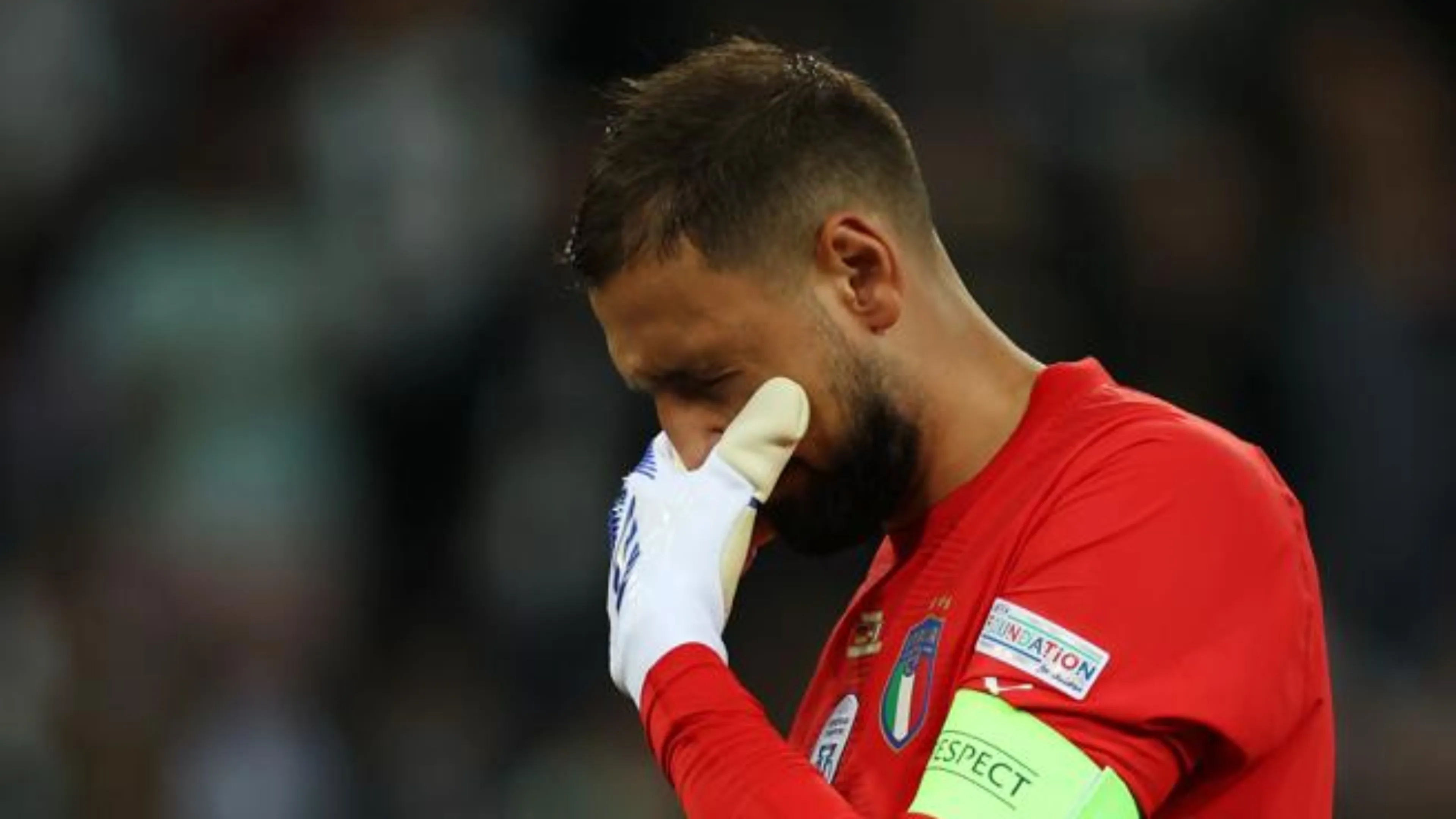 Copertina di La Curva Sud avverte Donnarumma: "Imperdonabile e irrispettoso, creeremo un clima ostile"