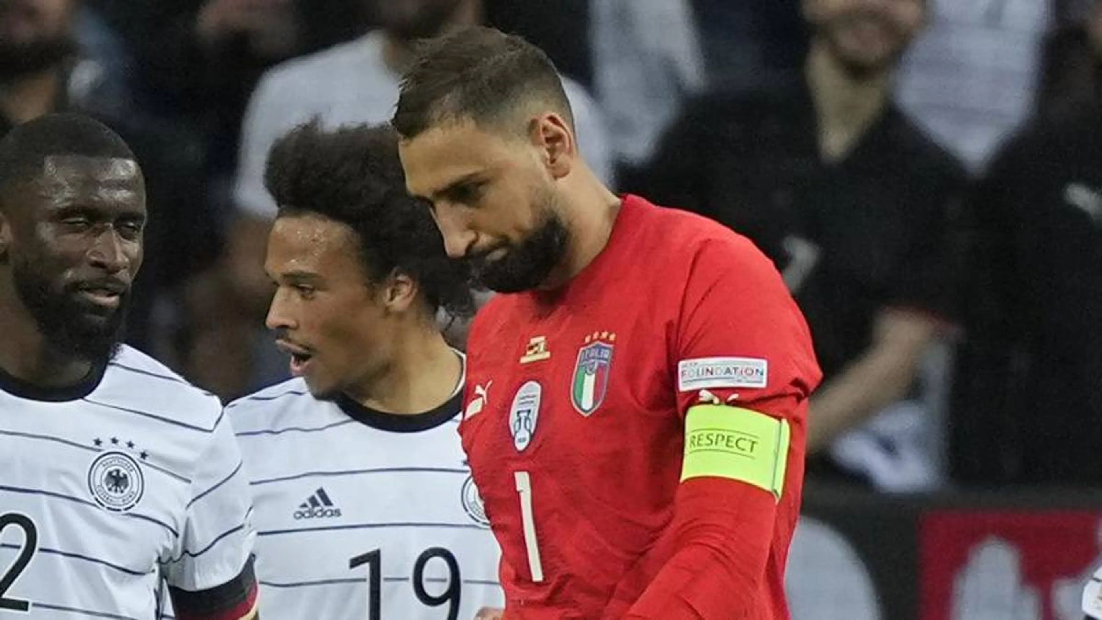 Copertina di Giornalisti contro Donnarumma: da Piccinini alla Ferrari, quanti attacchi per Gigio