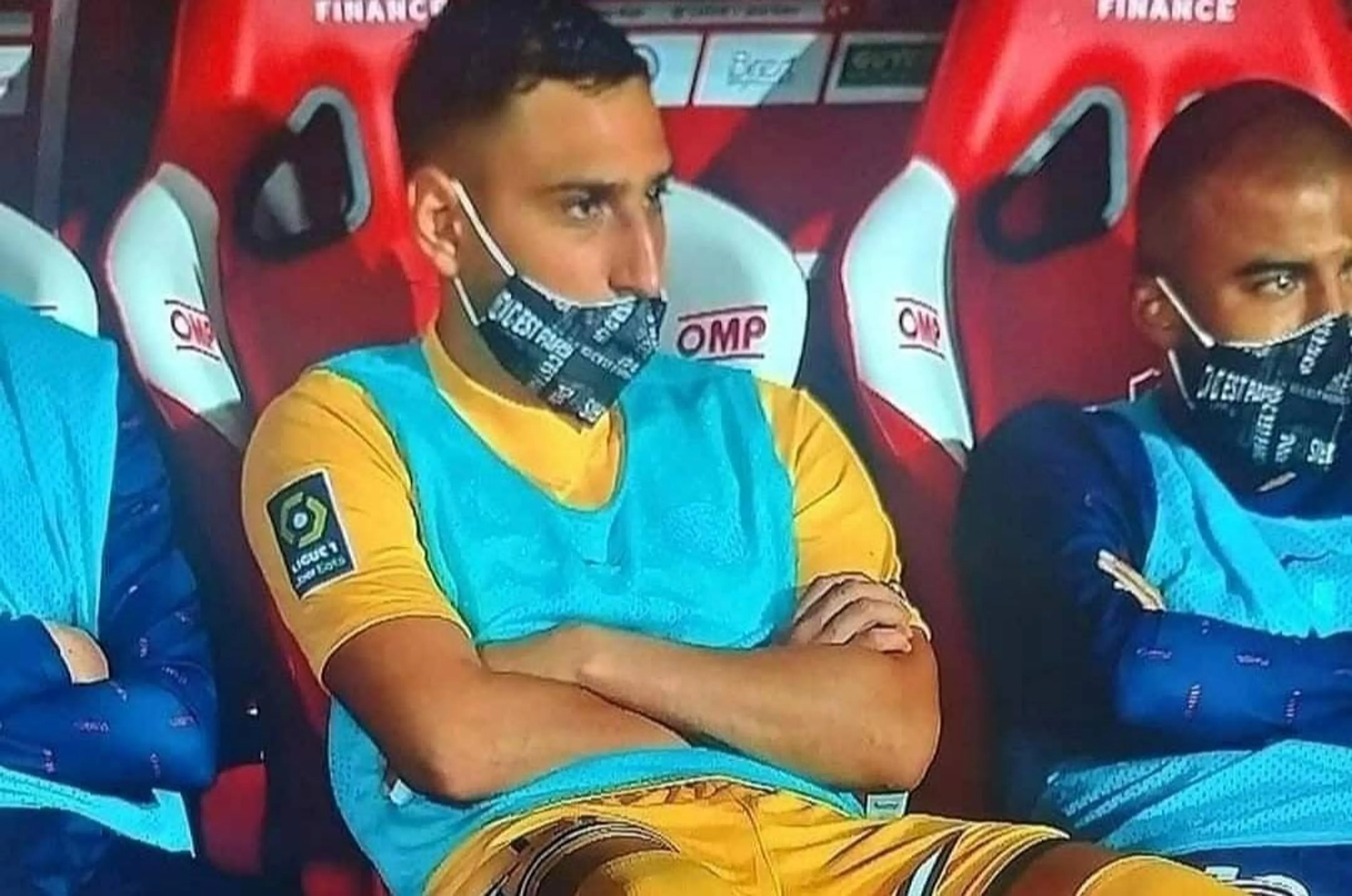 Copertina di La confessione di Donnarumma: “Mi disturba la rivalità con Navas, al Milan ero abituato diversamente”