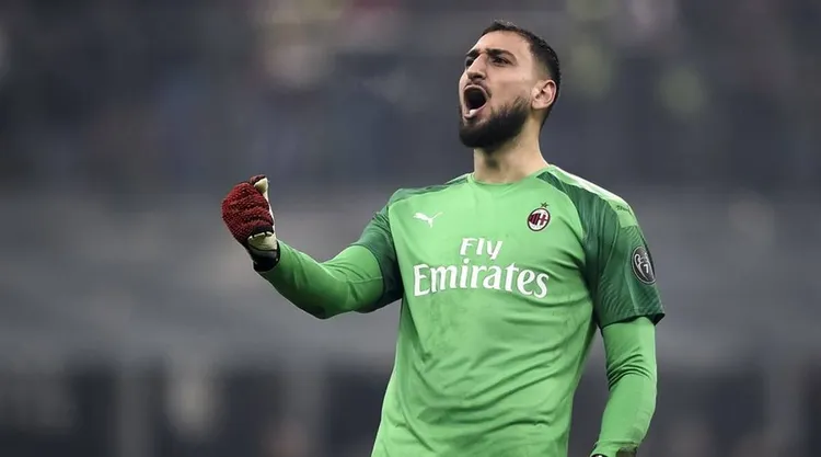 /images/d/o/n/donnarumma-saluta-il-milan.jpg