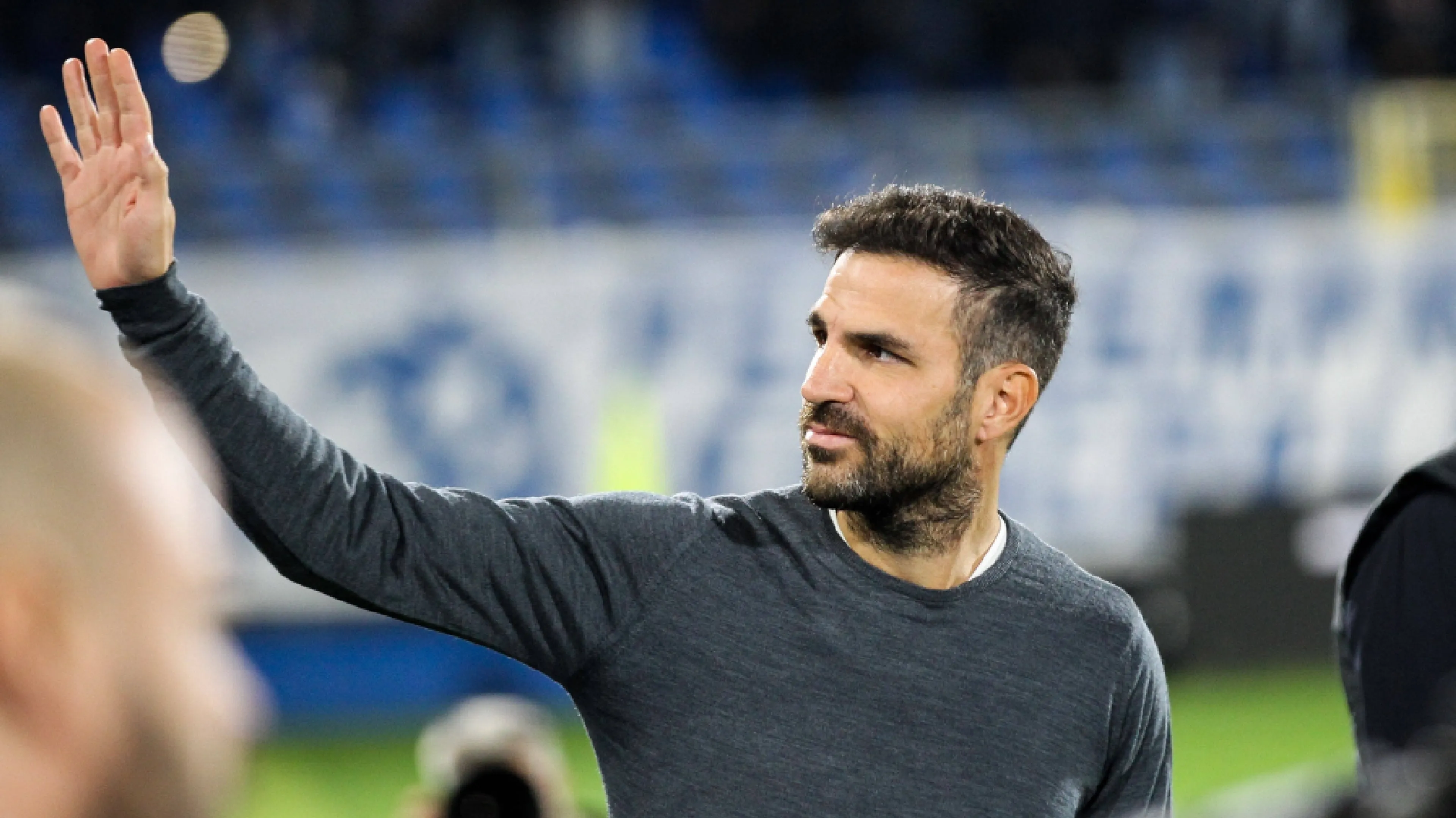 Copertina di Fabrizio Romano: "Doppio colpo Como: un portiere e un attaccante da 12 mln"