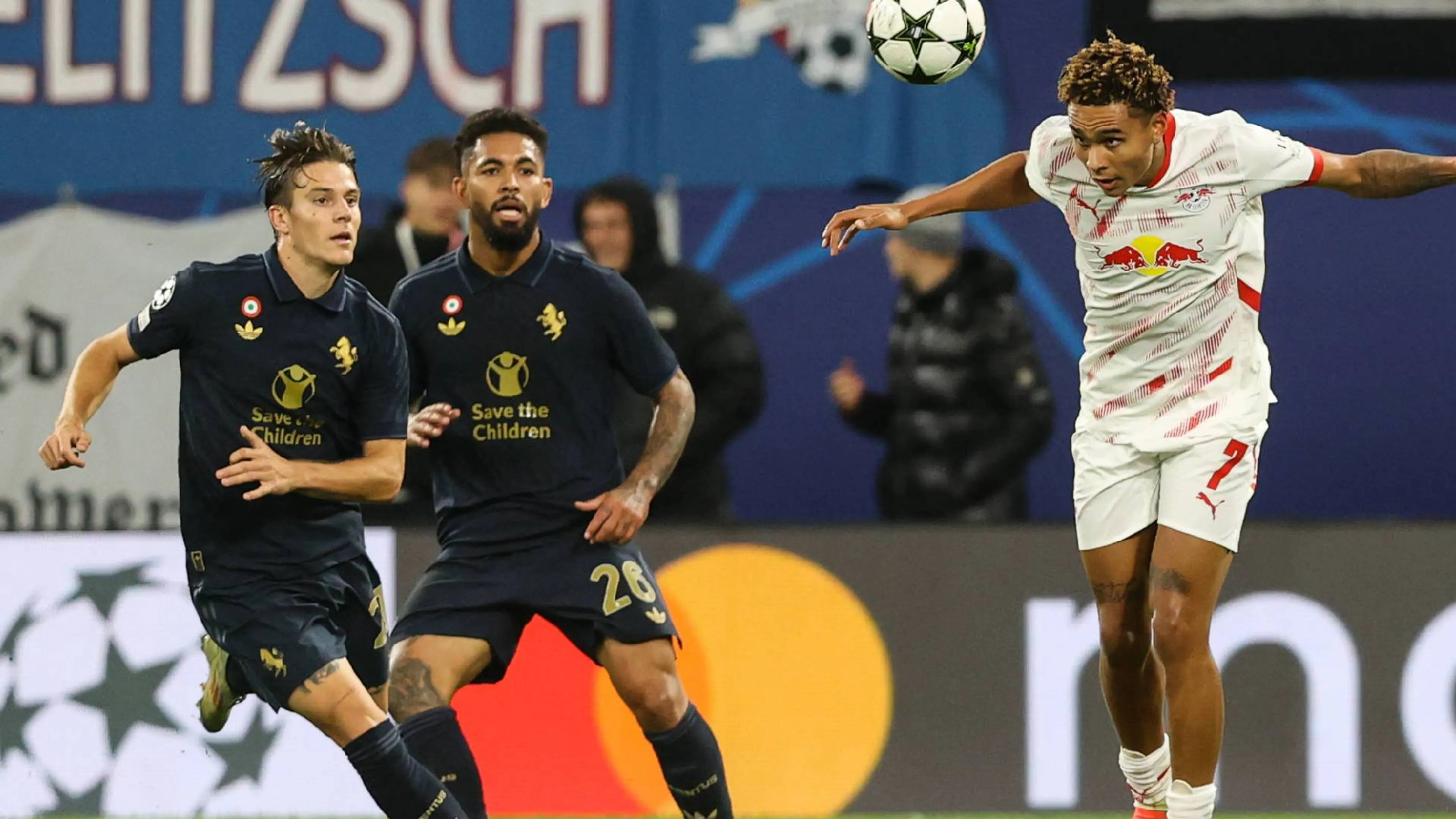 Copertina di La Juventus cambia a centrocampo: Thiago Motta porta un suo pupillo per sostituire Douglas Luiz e Fagioli