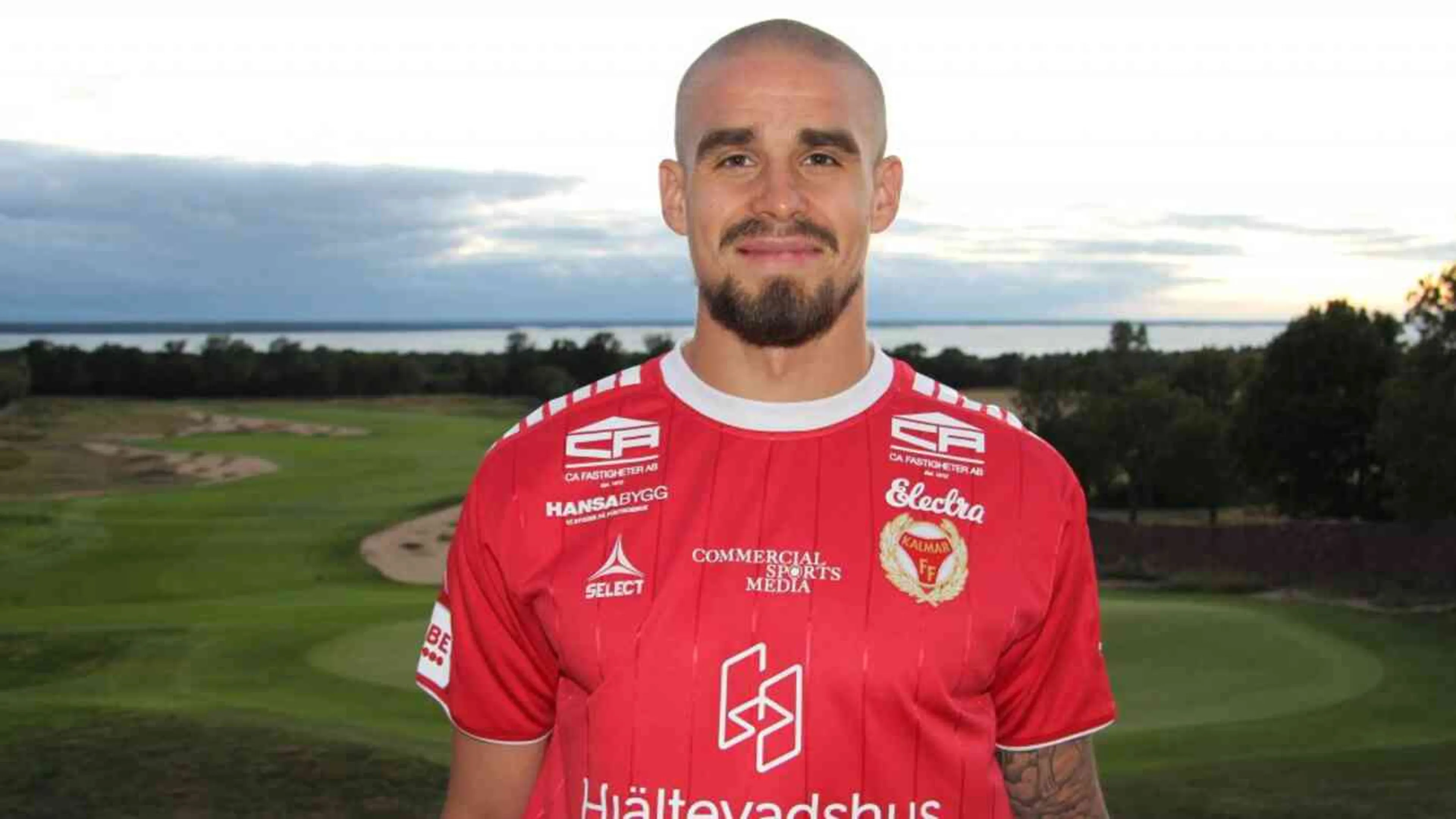 Copertina di Douglas Bergqvist, difensore, capitano ed eroe del Kalmar: il doppio salvataggio è incredibile (VIDEO)
