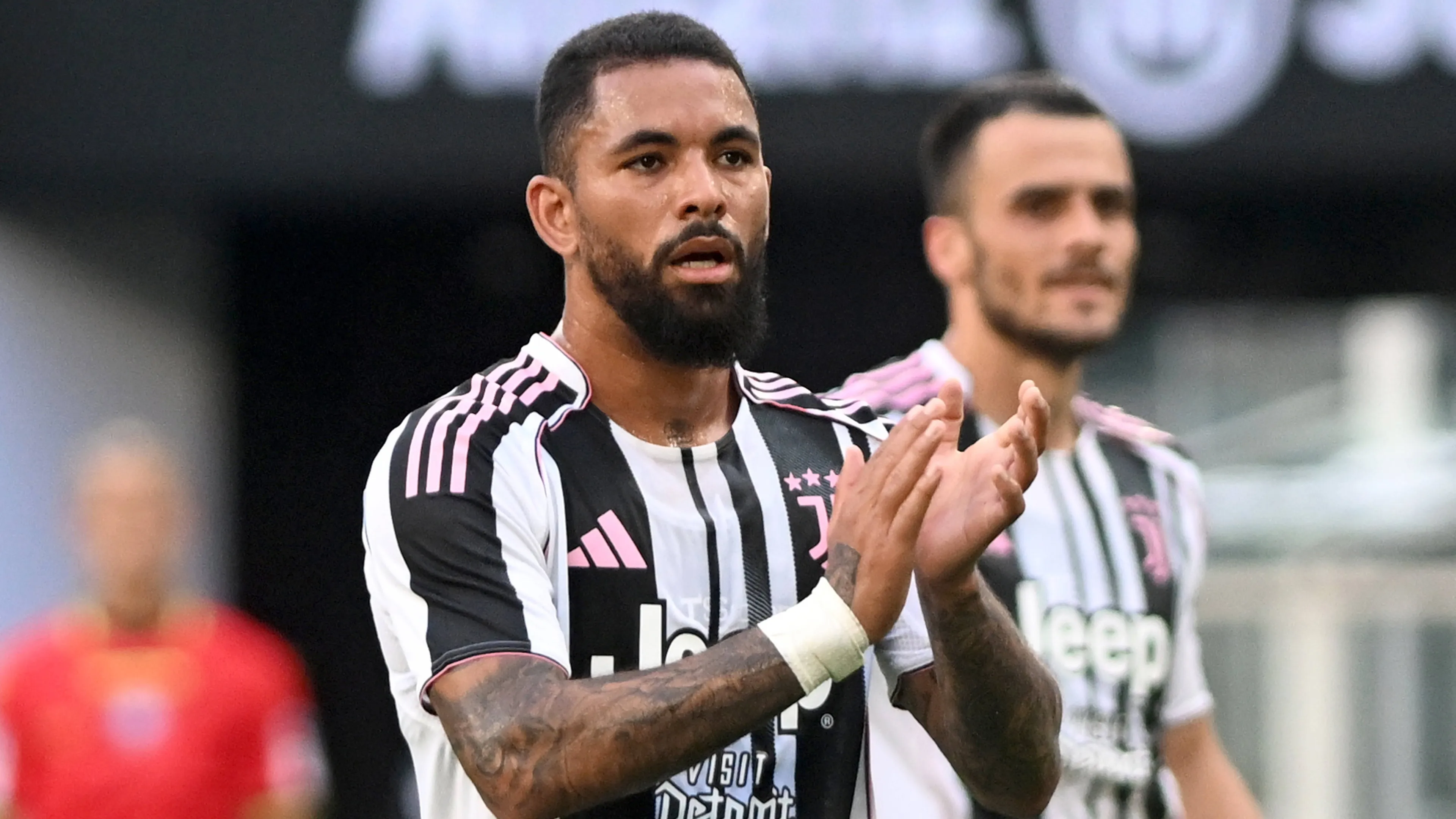 Calciomercato Juventus, Douglas Luiz sempre più lontano: le cifre per l'addio