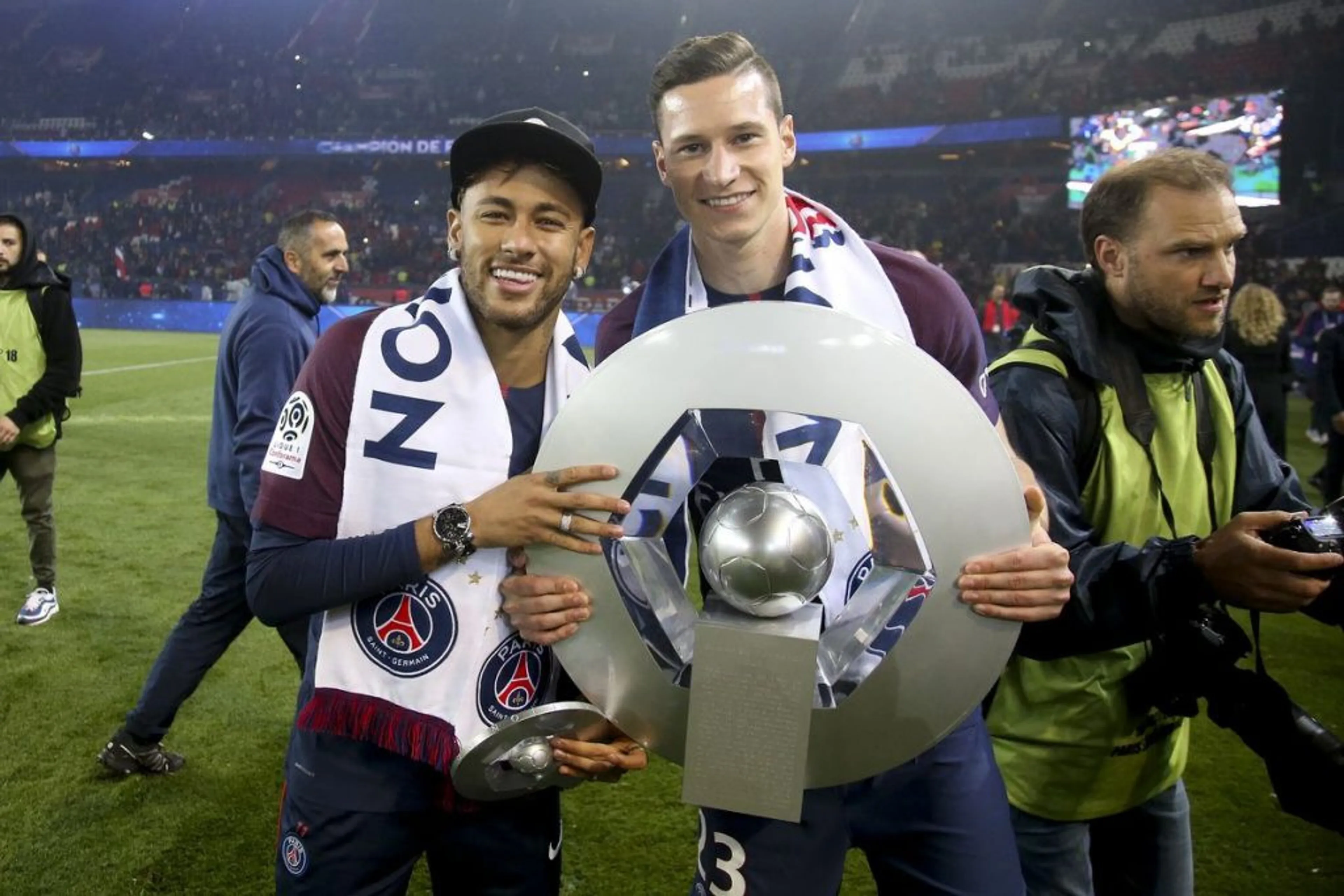 Copertina di ESCLUSIVA – Schira: “Neymar al Milan suggestione. Draxler è stato proposto…”