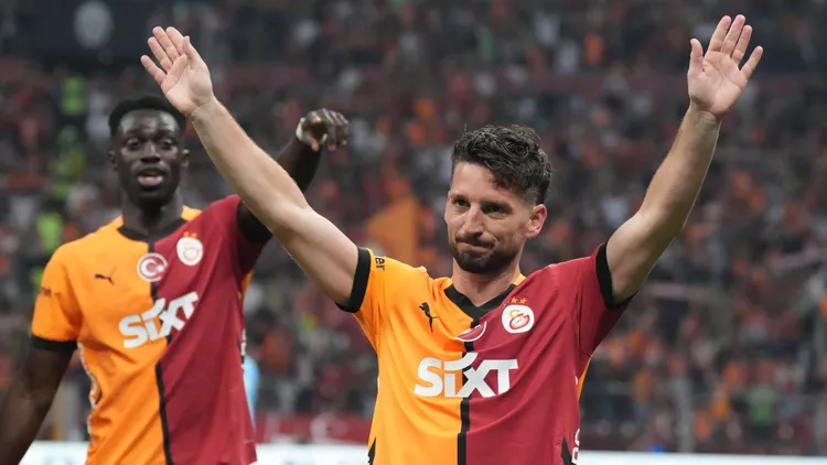 /images/d/r/i/dries-mertens-10-of-galatasaray-celebrates-after-scoring-the-first-goal-of-his-team-during-the-turkish-super-league-match-between-galatasaray-and-basaksehir-fk-at-rams-park-stadium-in-istanbul-turkey-on-may-30-2025-photo-by-seskimphoto-istanbul-turkey-istanbul-turkey-copyright-xseskimphotox-gsaray-basaksehir-30525-18jpg_1750665514648.jpg