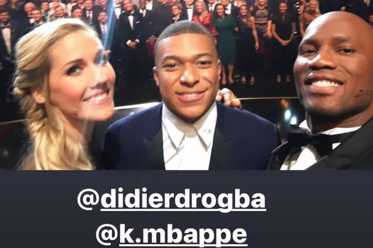 /images/d/r/o/drogba-selfie-con-mbappe.jpg