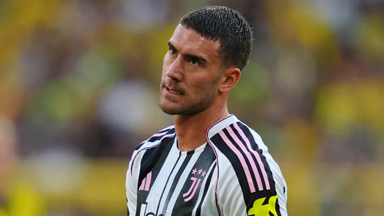 /images/d/u/a/duan-vlahovic-juventus-schaut-waehrend-des-spiels-der-borrusia-dortmund-und-fc-juventus-signal-iduna-park-am-10-august-2025-in-dortmund-deutschland-foto-von-ulrik-pedersen-defodi-images-duan-vlahovic-juventus-looks-on-during-the-match-between-borrusia-dortmund-and-fc-juventus-at-signal-iduna-park-on-august-10-2025-in-dortmund-germany-photo-by-ulrik-pedersen-defodi-images-dfl-regulations-prohibit-any-use-of-photographs-as-image-sequences-and-or-quasi-video-duan-vlahovic-juventus-looks-on-during-the-match-between-borrusia-dortmund-and-fc-juventus-signal-iduna-park-on-august-10-2025-in-dortmund-germany-photo-by-ulrik-pedersen-defodi-images-duan-vlahovic-juventus-looks-on-during-the-match-between-borrusia-dortmund-and-fc-juventus-at-signal-iduna-park-on-august-10-2025-in-dortmund-germany-photo-by-ulrik-pedersen-defodi-images-dfl-regulations-prohibit-any-use-of-photographs-as-image-sequences-and-or-quasi-videojpg_1754914646788.jpg