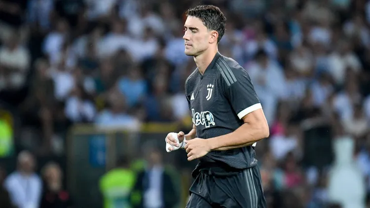 /images/d/u/s/Dusan-Vlahovic-costera-alla-Juve-oltre-40-milioni-nella-stagione-2024-25.jpg