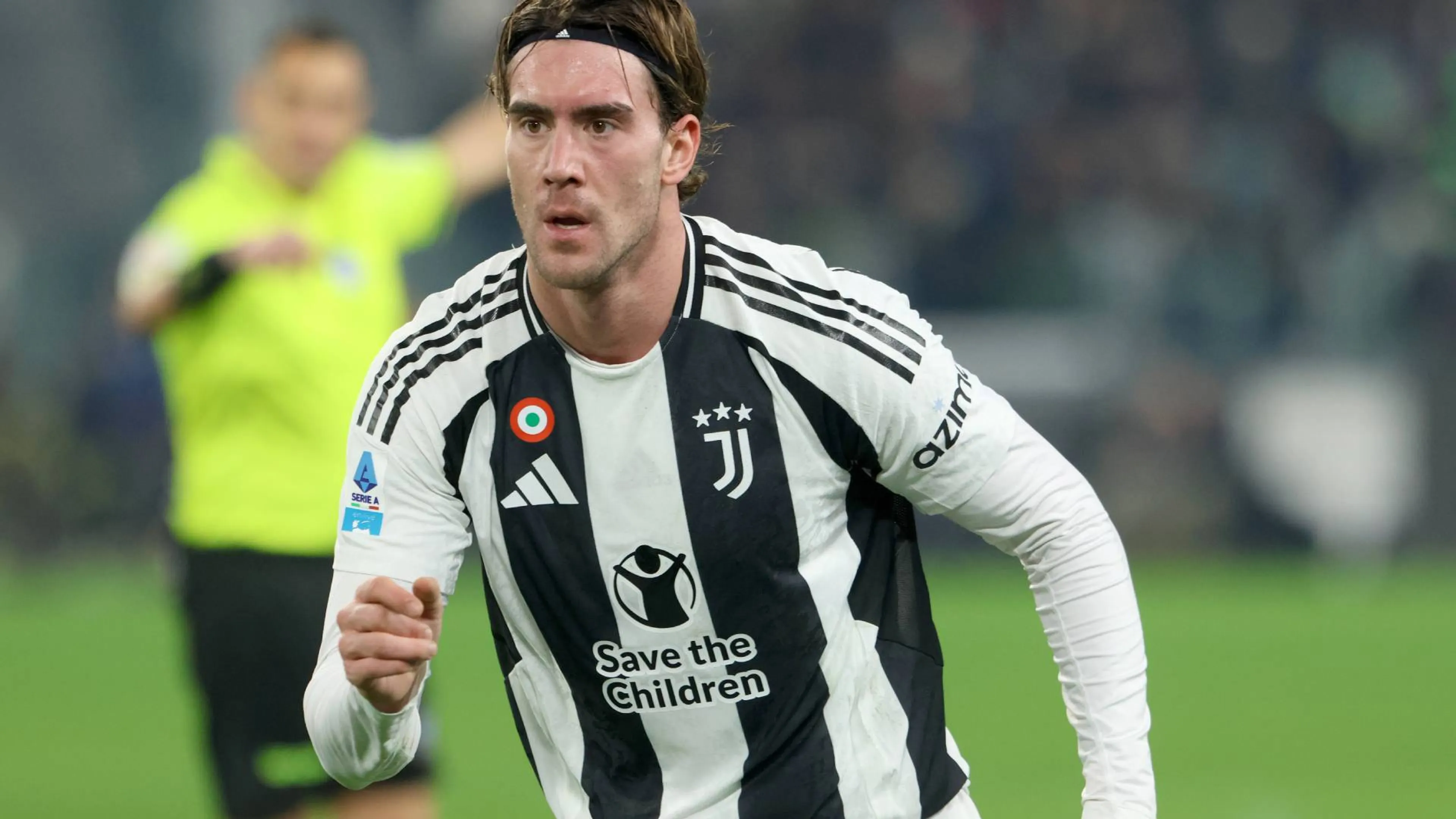 Copertina di Vlahovic, Juve  e il contratto in scadenza tra un anno: si rischia una frizione
