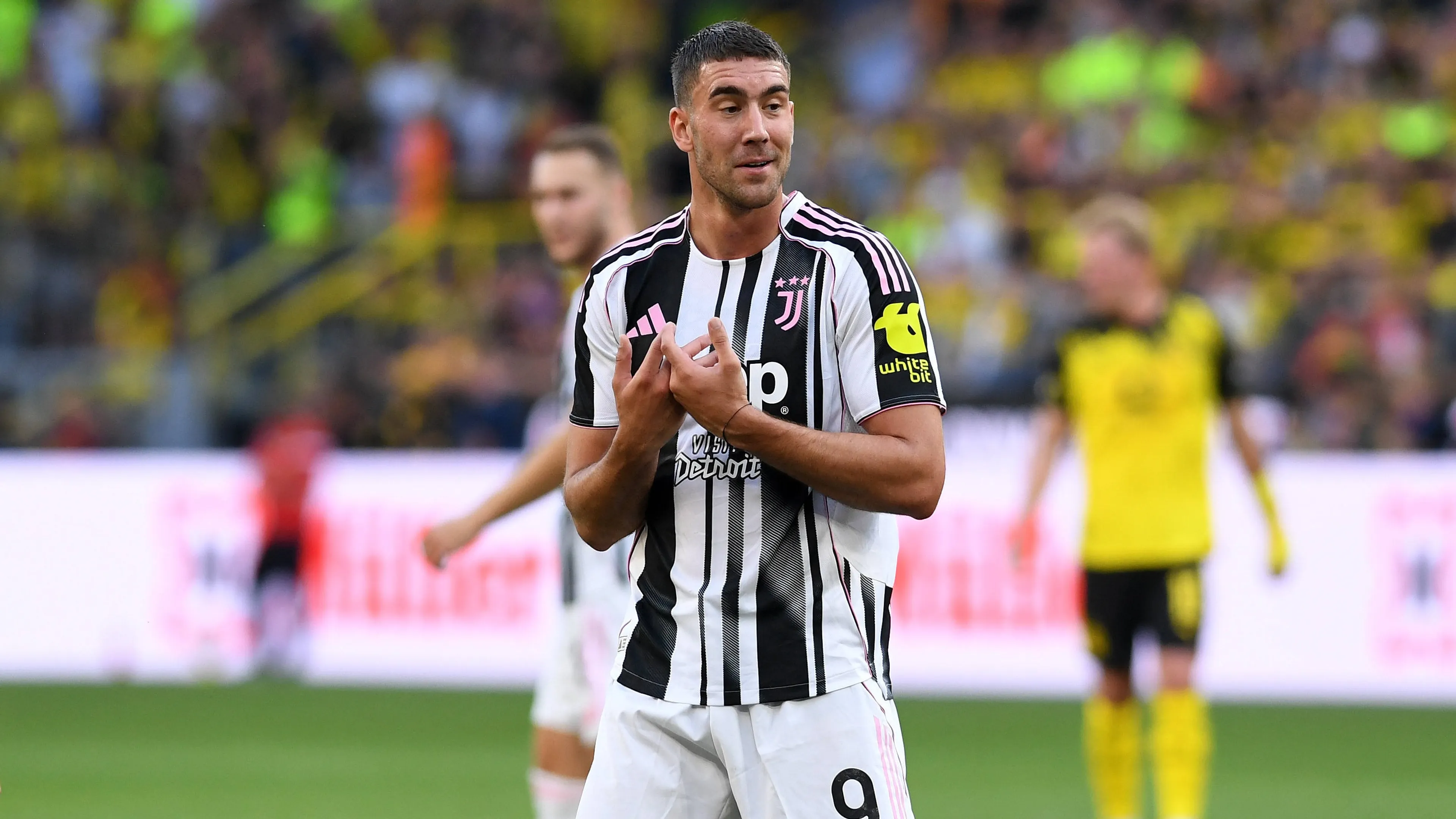 Milan, Arabia o Premier? Nessuno dei tre! Per Vlahovic si potrebbe prospettare un clamoroso scenario