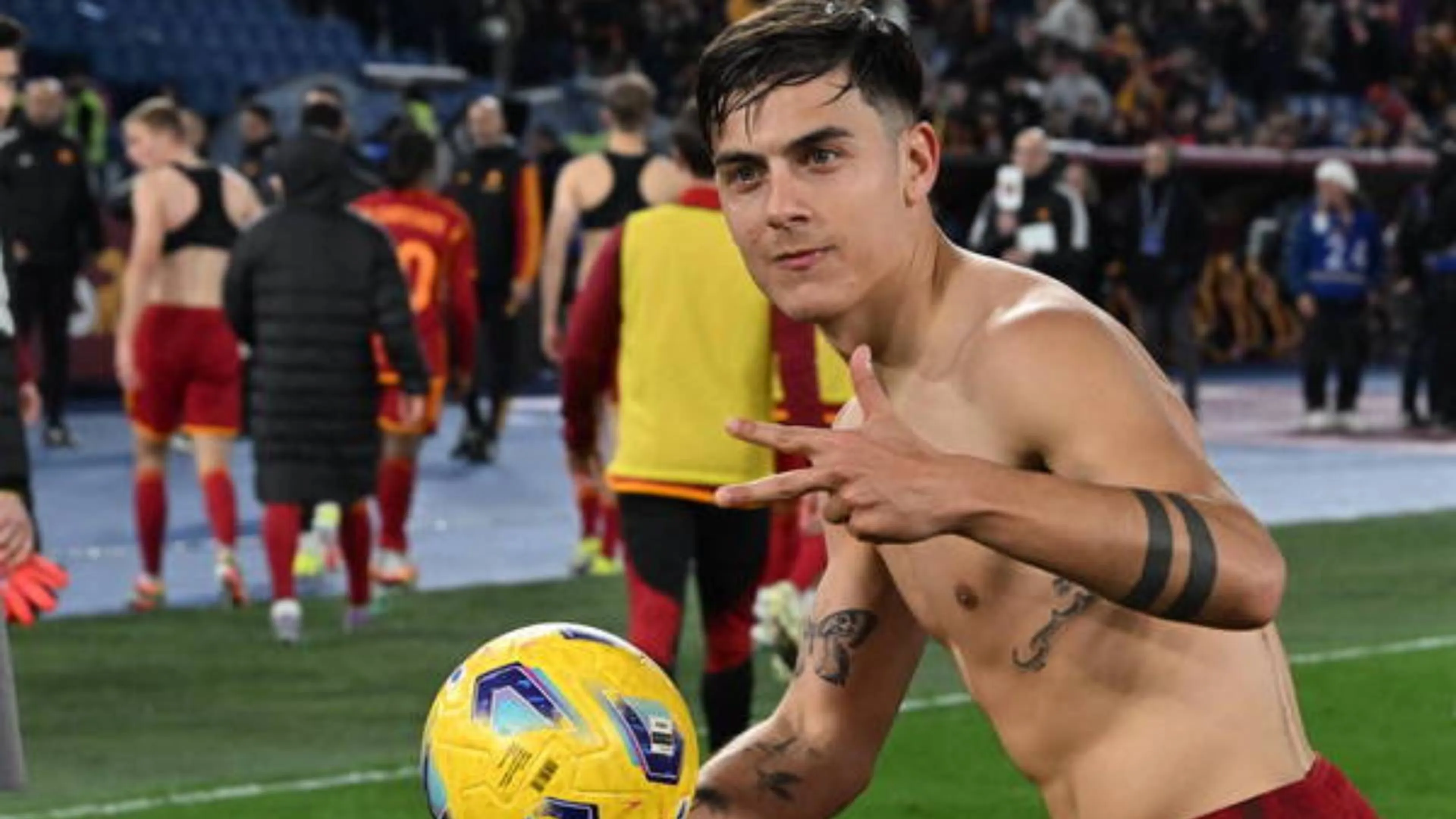 Copertina di Agroppi demolisce Dybala: "Si sta facendo le vacanze romane"