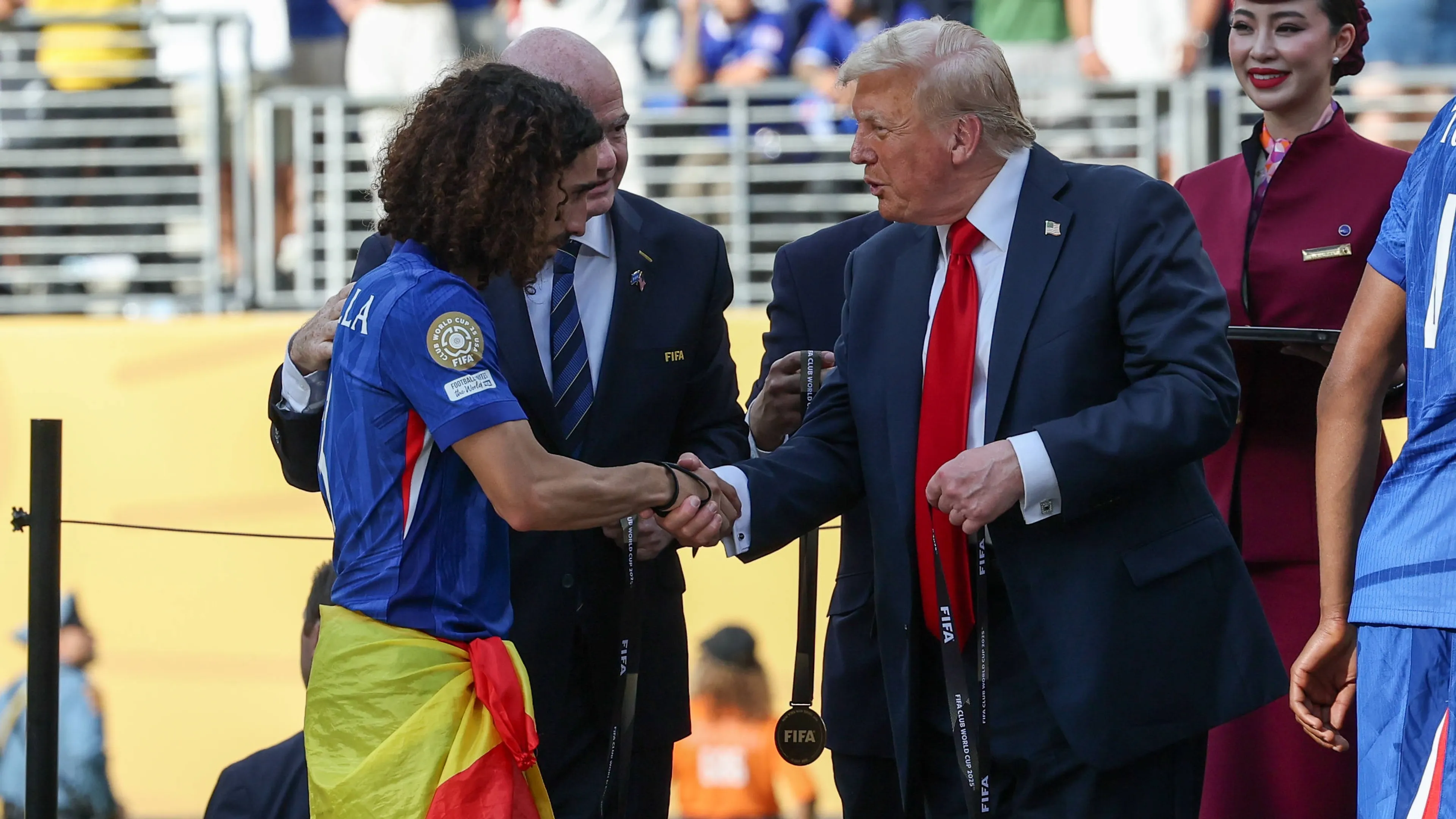 Cucurella accusa Trump: "Ha rubato una medaglia di campione del Mondiale per Club"