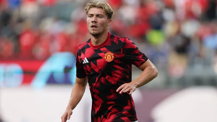 /images/e/a/s/east-rutherford-nj-july-26-manchester-united-manu-forward-rasmus-hojlund-9-warms-up-before-a-match-between-manchester-united-and-west-ham-united-on-july-26-2025-at-metlife-stadium-in-the-east-rutherford-new-jersey-photo-by-andrew-mordzynski-icon-sportswire-soccer-jul-26-premier-league-summer-series-manchester-united-vs-west-ham-united-editorial-use-only-icon2507265113470jpg_1756148249446.jpg