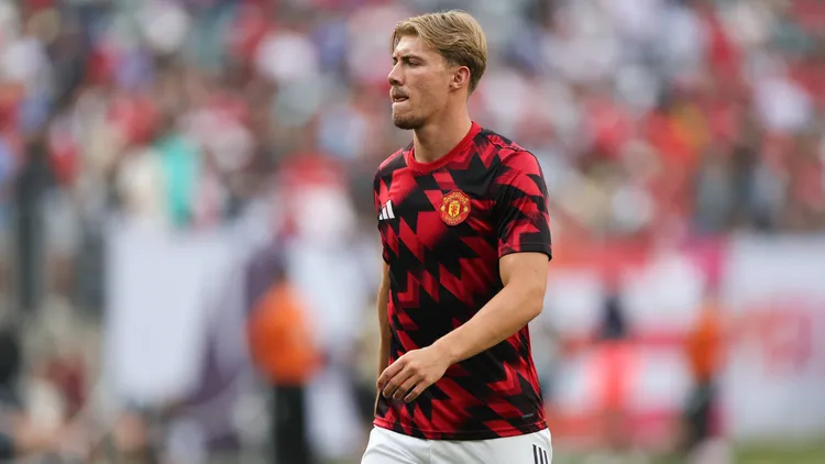 /images/e/a/s/east-rutherford-nj-july-26-manchester-united-manu-forward-rasmus-hojlund-9-warms-up-before-a-match-between-manchester-united-and-west-ham-united-on-july-26-2025-at-metlife-stadium-in-the-east-rutherford-new-jersey-photo-by-andrew-mordzynski-icon-sportswire-soccer-jul-26-premier-league-summer-series-manchester-united-vs-west-ham-united-editorial-use-only-icon2507265113481jpg_1754563567935.jpg