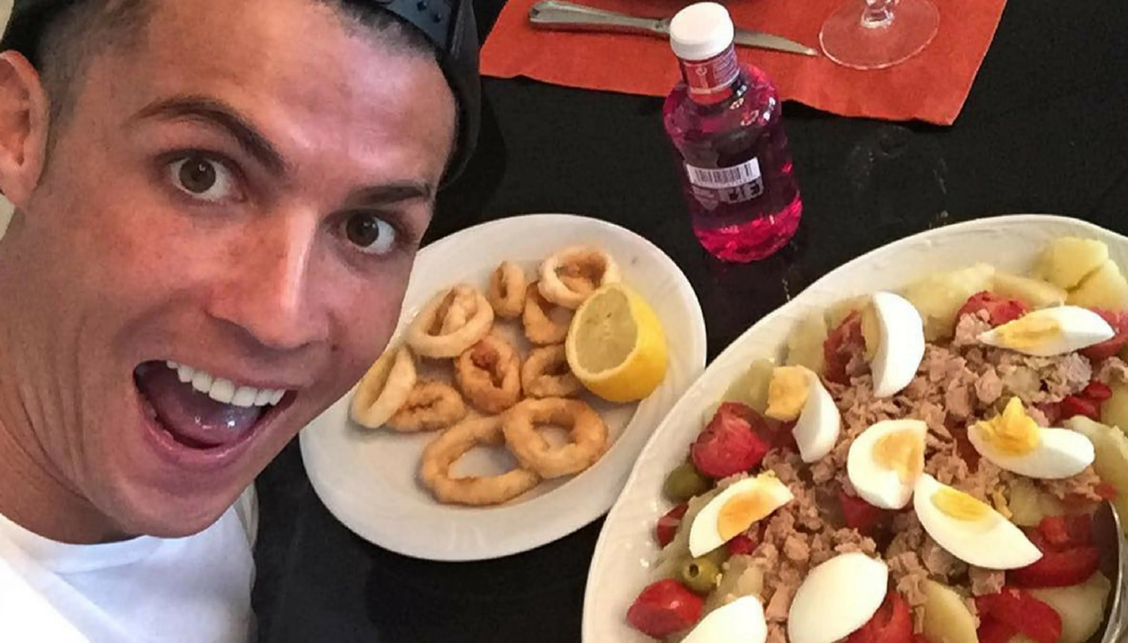 Copertina di Effetto Ronaldo sul Man Utd anche a tavola: nessun giocatore mangia il dolce